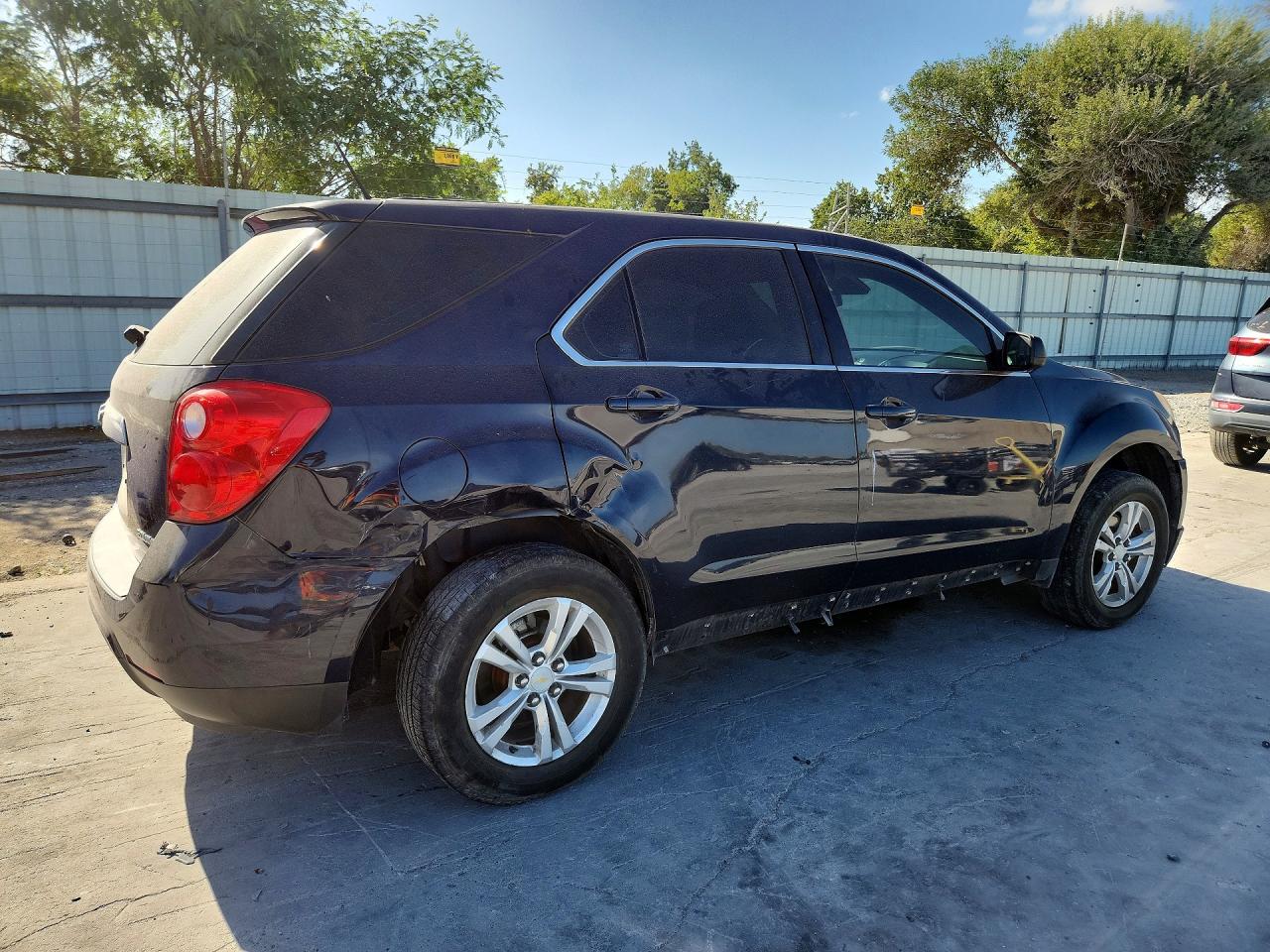 2015 Chevrolet Equinox Ls Blue vin: 2GNALAEK2F6127397