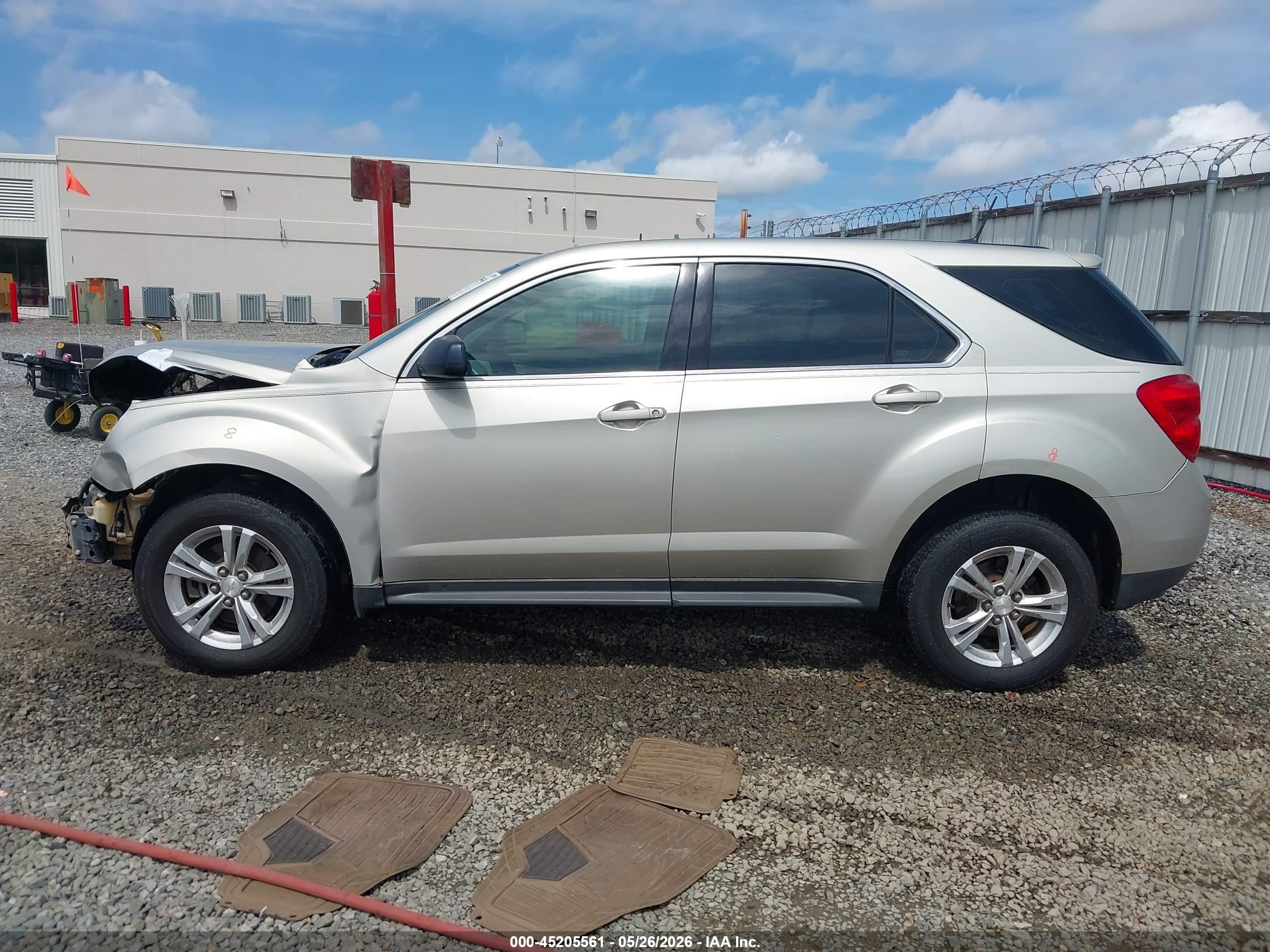 2014 Chevrolet Equinox Ls Silver vin: 2GNALAEK5E6375044