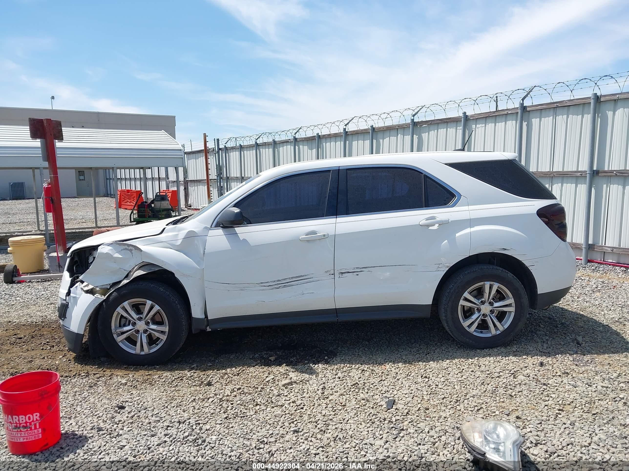 2014 Chevrolet Equinox Ls White vin: 2GNALAEK6E1137815