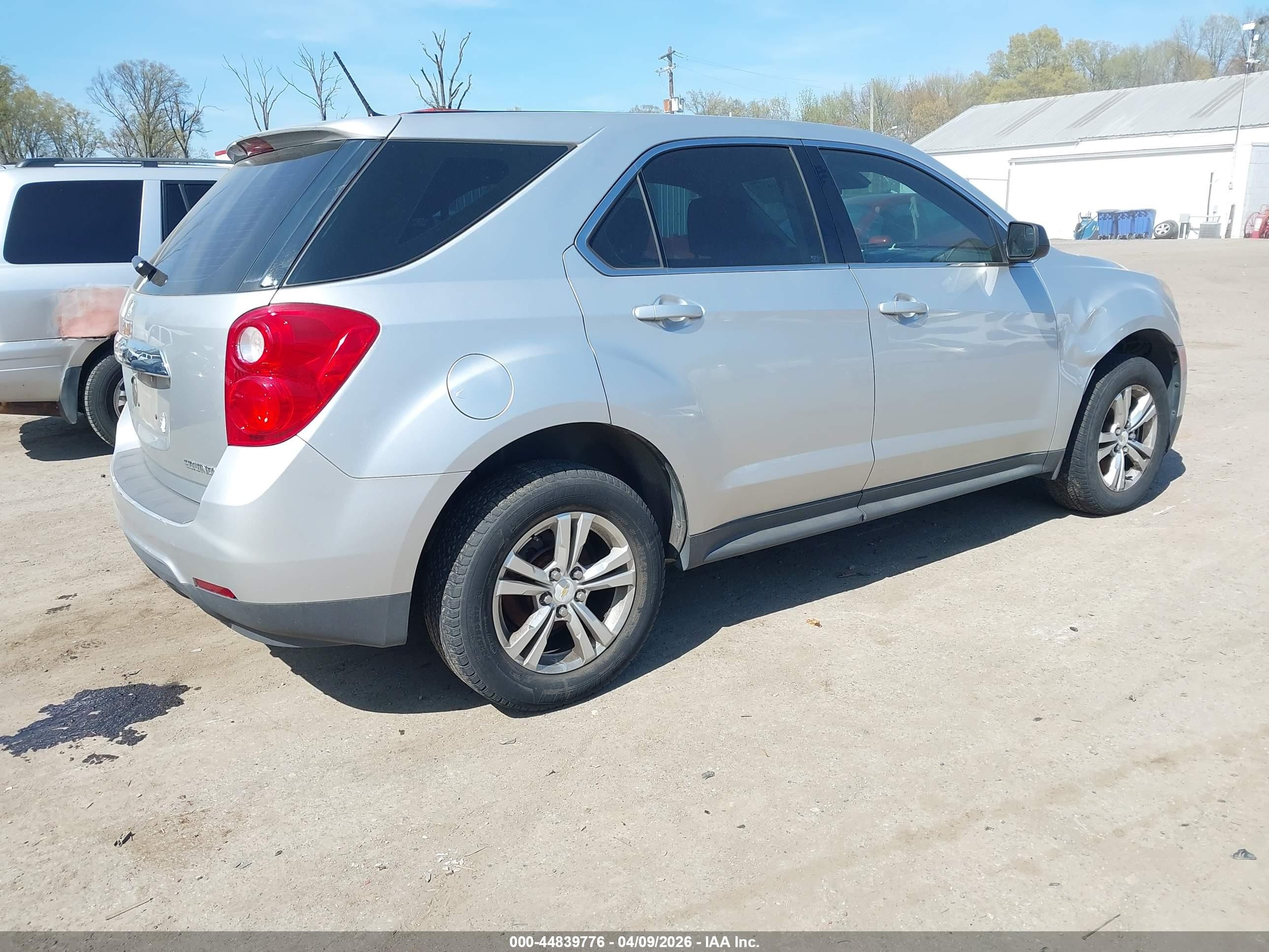 2014 Chevrolet Equinox Ls Silver vin: 2GNALAEK8E1138321