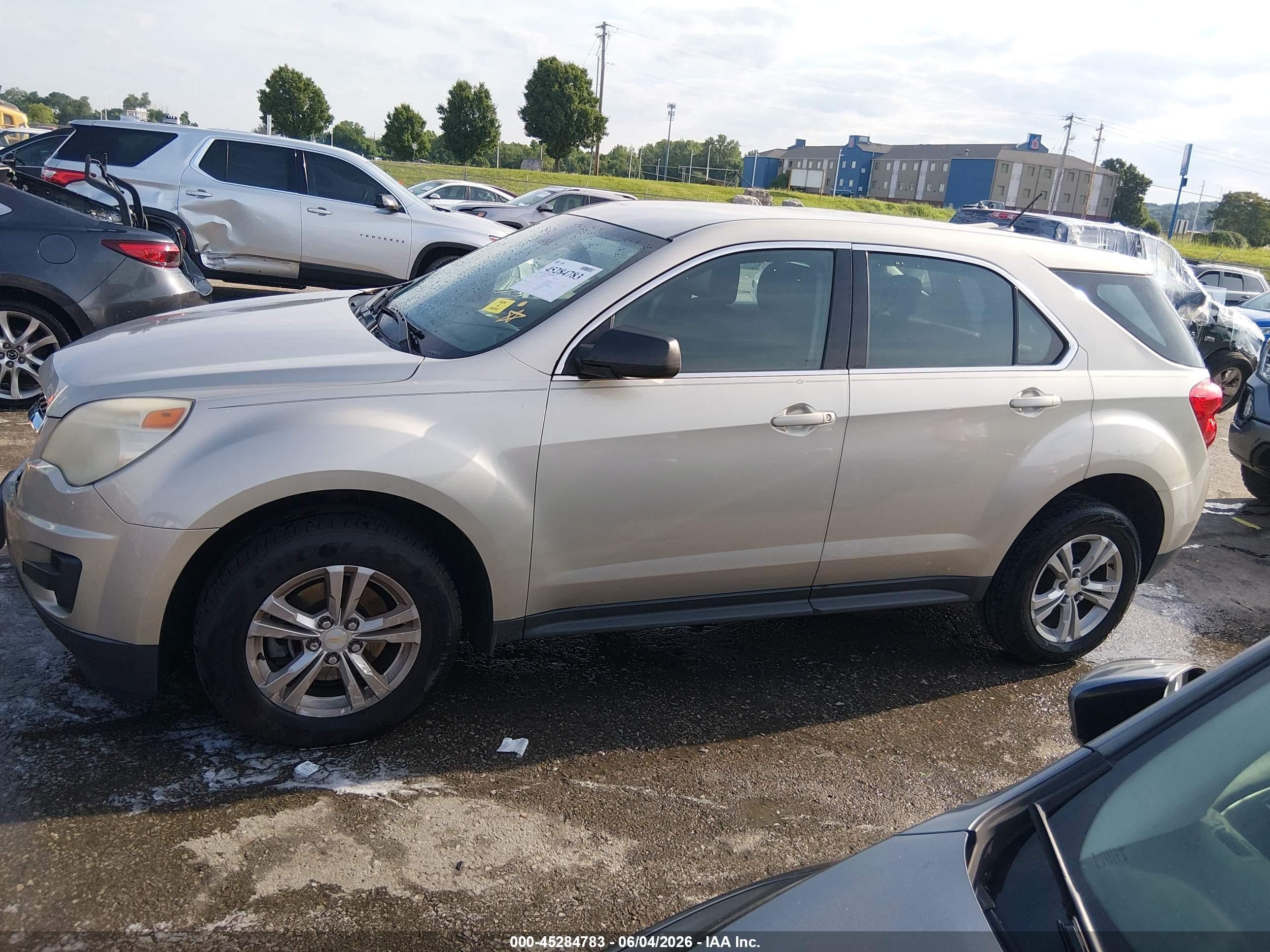 2014 Chevrolet Equinox Ls Silver vin: 2GNALAEK8E6231732
