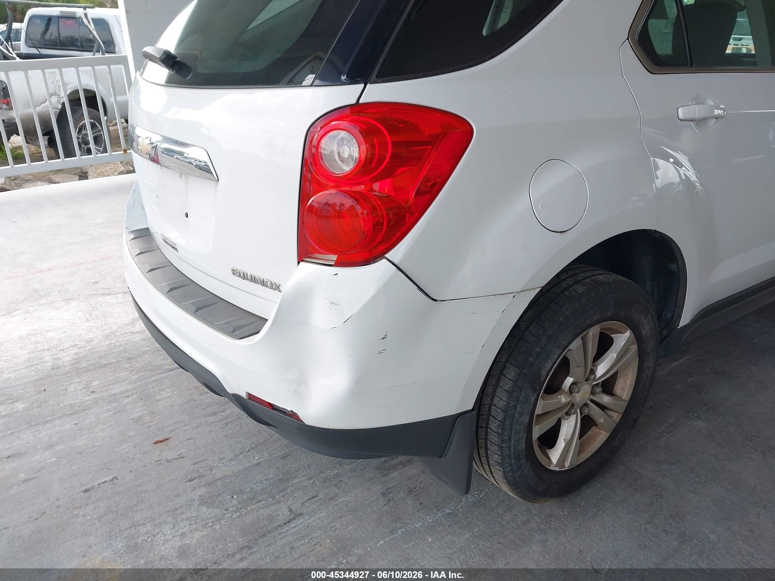 2015 Chevrolet Equinox Ls White vin: 2GNALAEKXF1103605