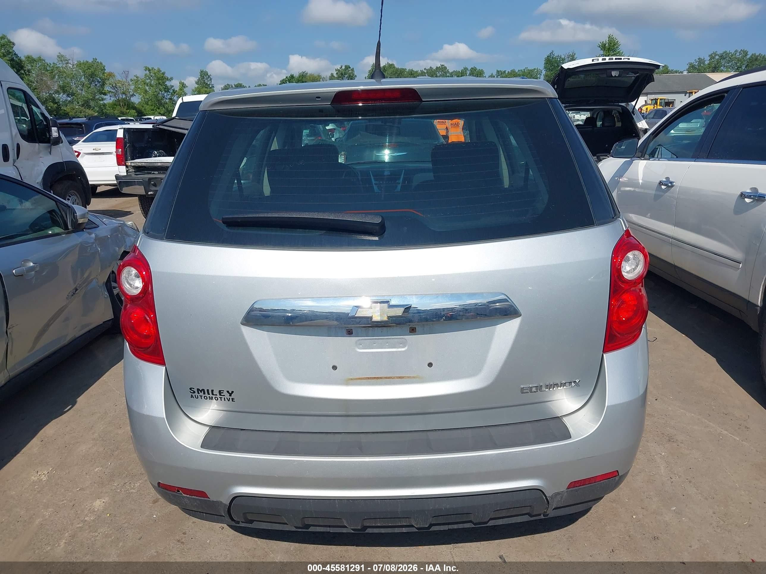 2011 Chevrolet Equinox Ls Серебряный vin: 2GNALBEC0B1297246
