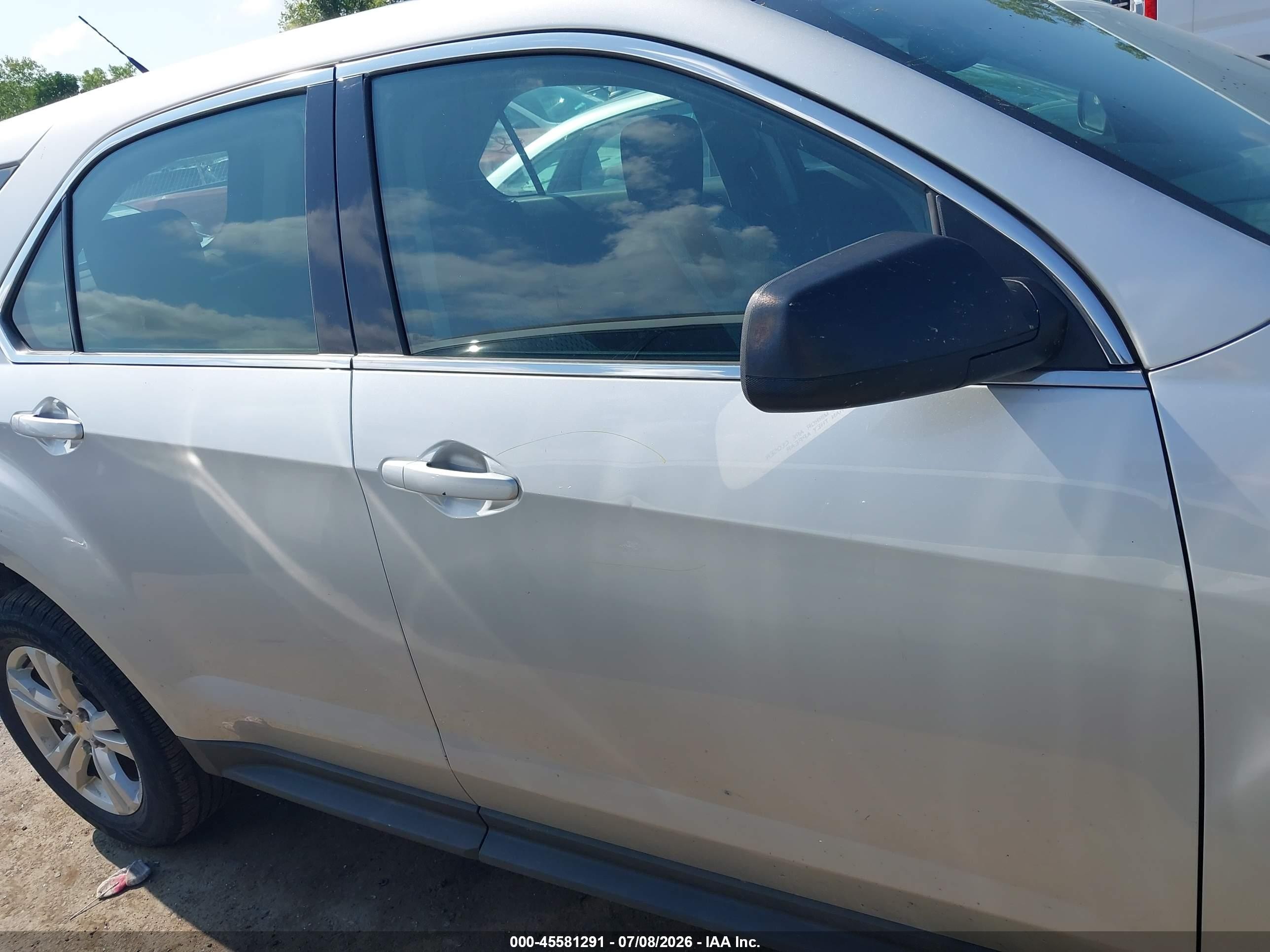 2011 Chevrolet Equinox Ls Серебряный vin: 2GNALBEC0B1297246