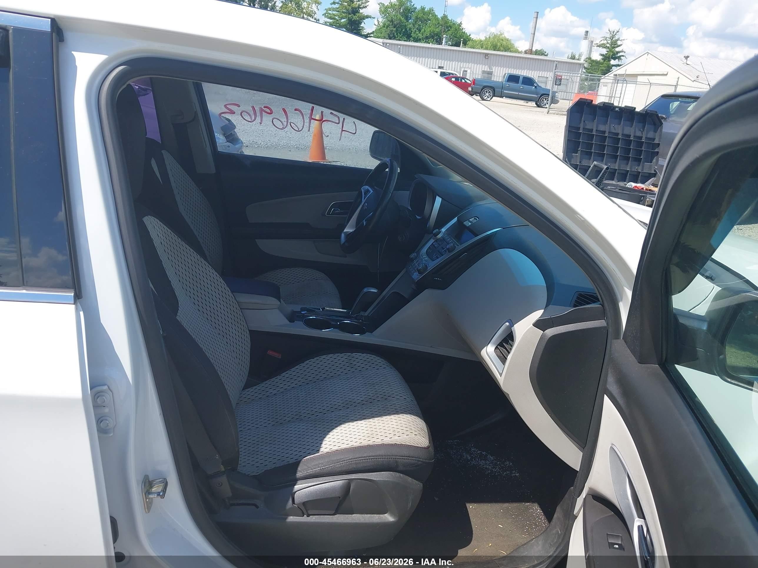 2011 Chevrolet Equinox Ls White vin: 2GNALBEC0B1333775