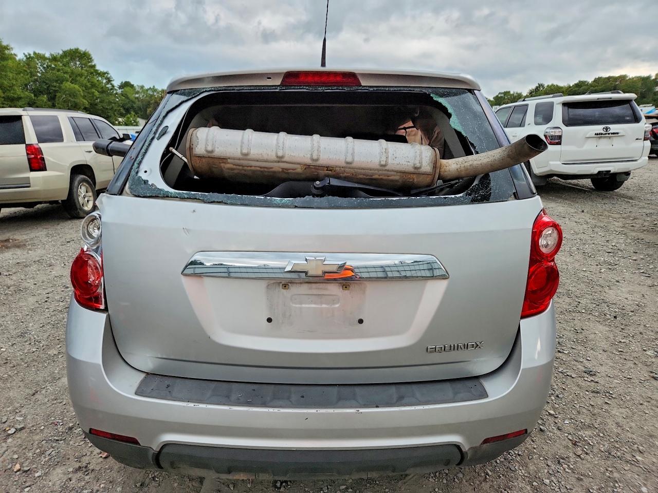2011 Chevrolet Equinox Ls Silver vin: 2GNALBEC6B1247094