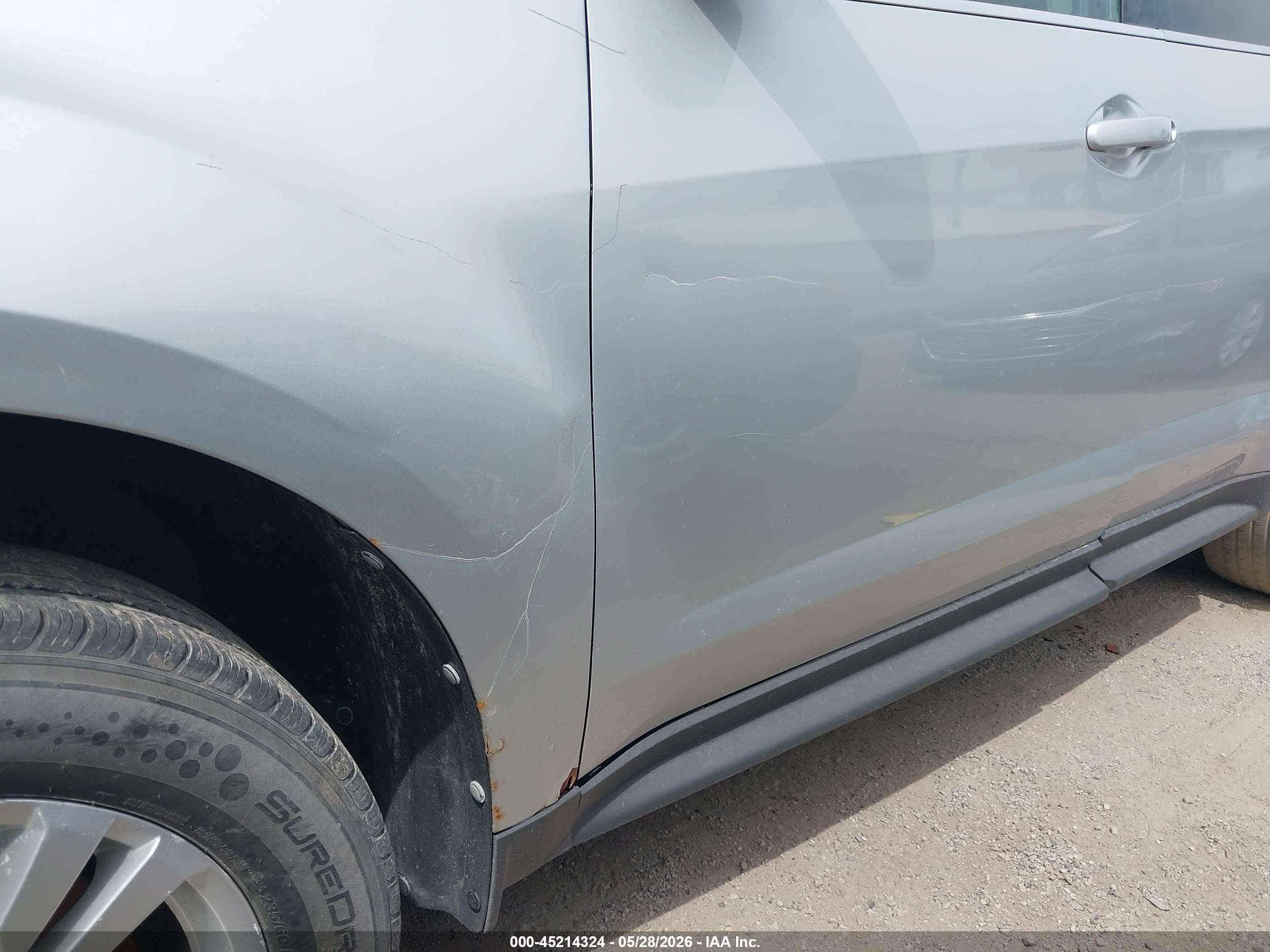 2011 Chevrolet Equinox Ls Silver vin: 2GNALBEC6B1252926