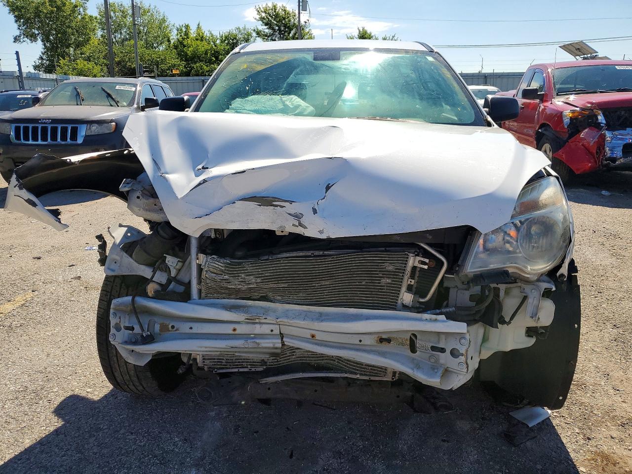 2011 Chevrolet Equinox Ls White vin: 2GNALBEC7B1239733