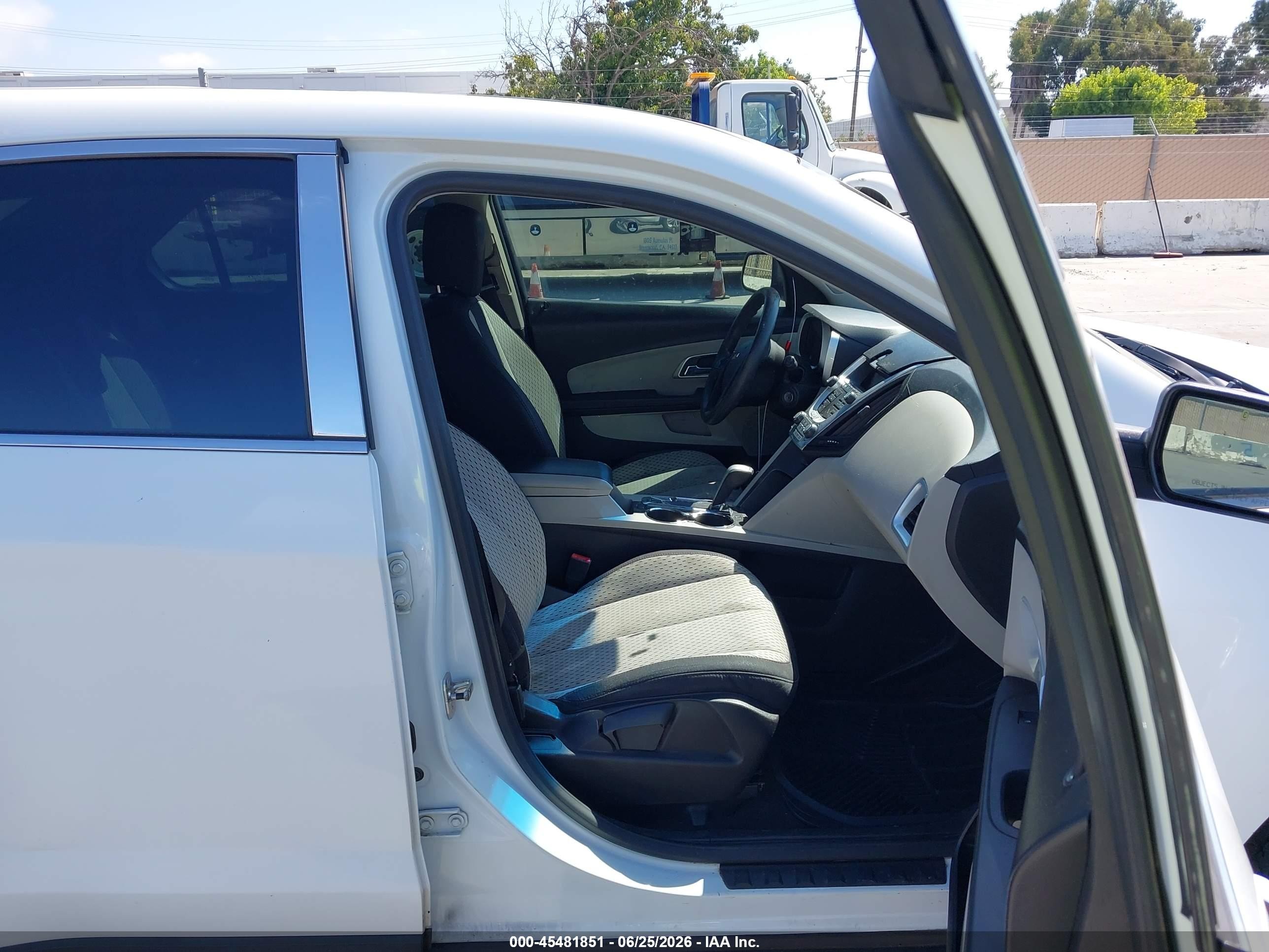 2011 Chevrolet Equinox Ls White vin: 2GNALBEC8B1217871