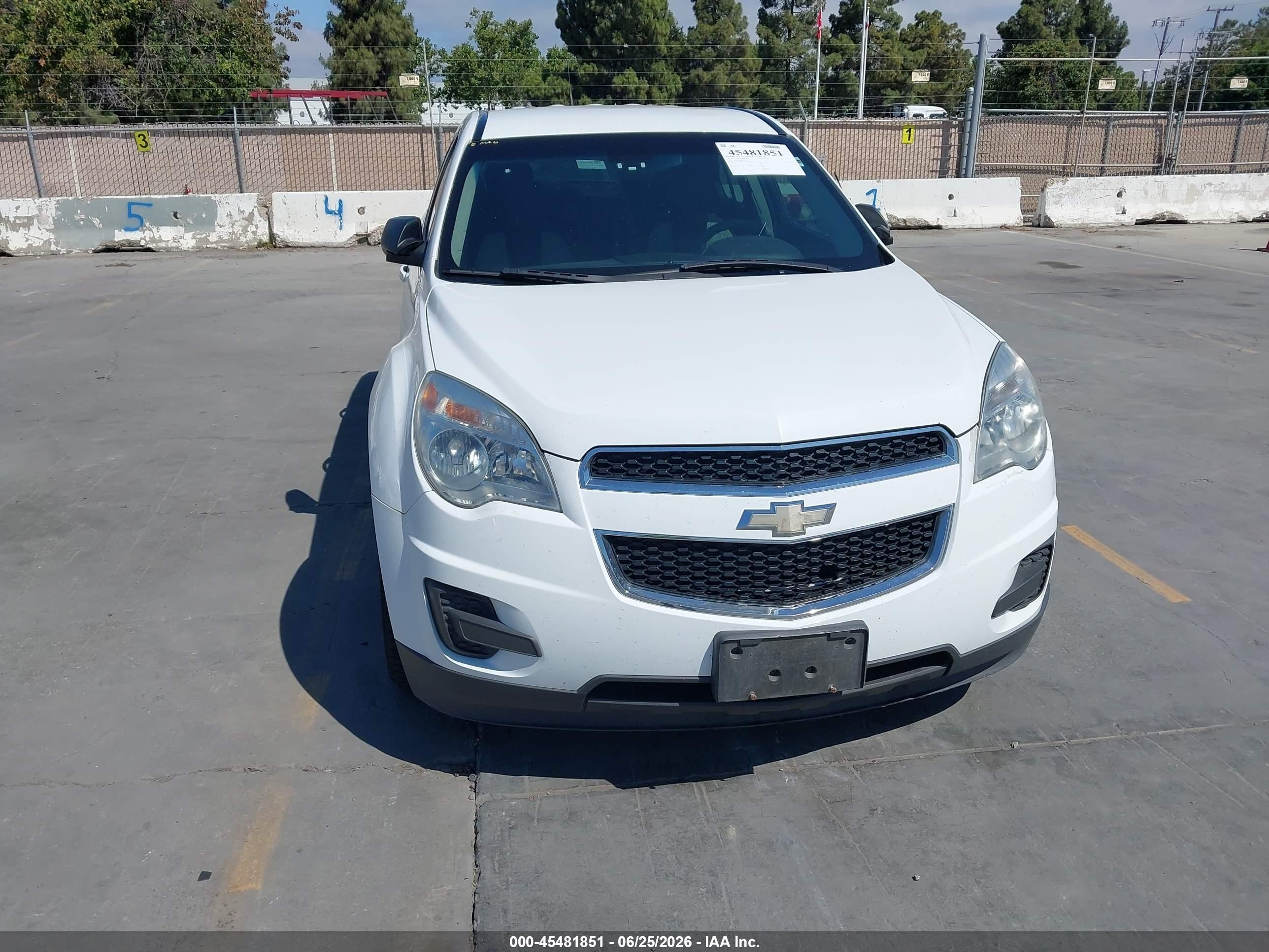 2011 Chevrolet Equinox Ls White vin: 2GNALBEC8B1217871