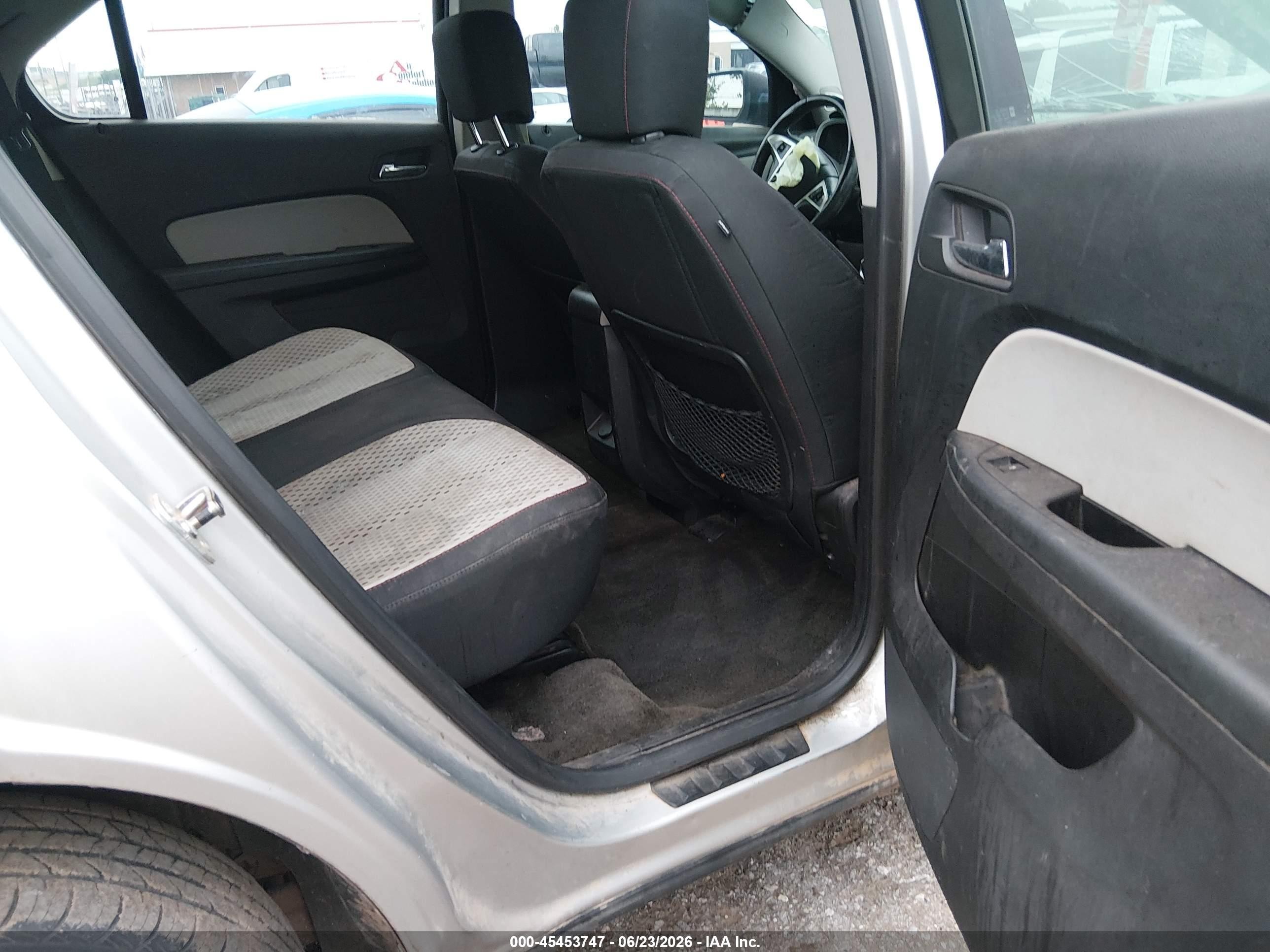 2011 Chevrolet Equinox Ls Silver vin: 2GNALBEC8B1305268