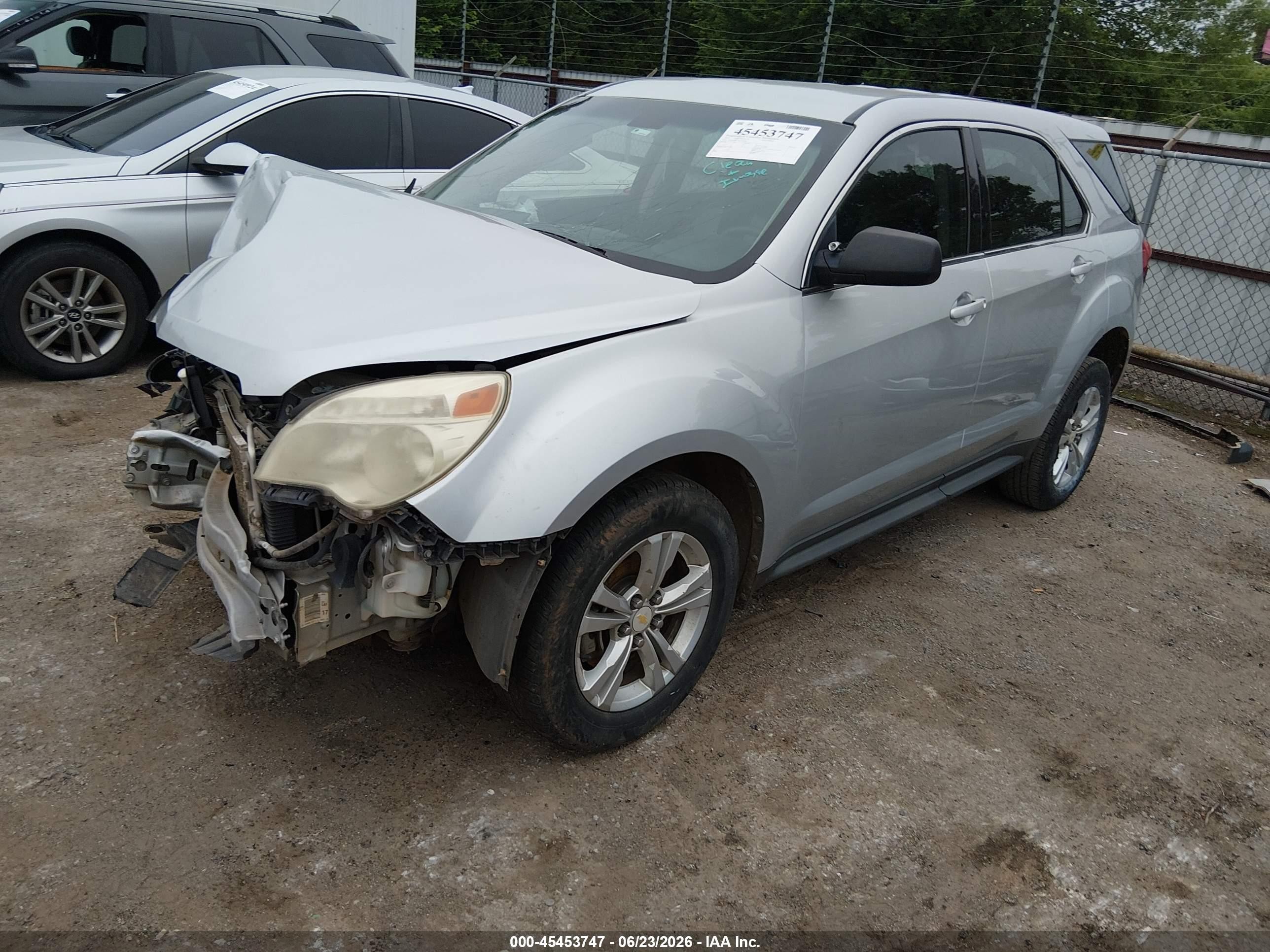 2011 Chevrolet Equinox Ls Silver vin: 2GNALBEC8B1305268