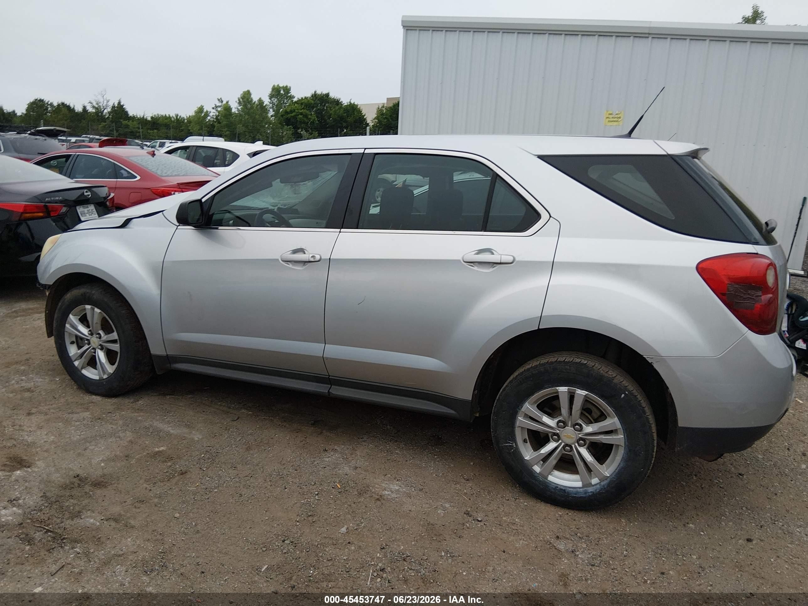 2011 Chevrolet Equinox Ls Silver vin: 2GNALBEC8B1305268