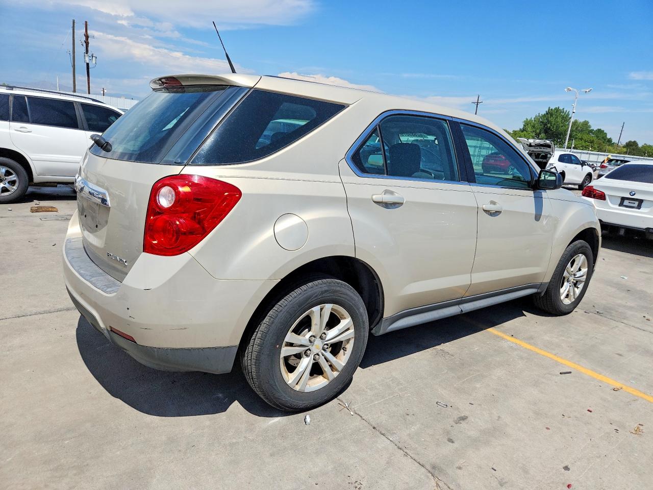 2011 Chevrolet Equinox Ls White vin: 2GNALBECXB1150657
