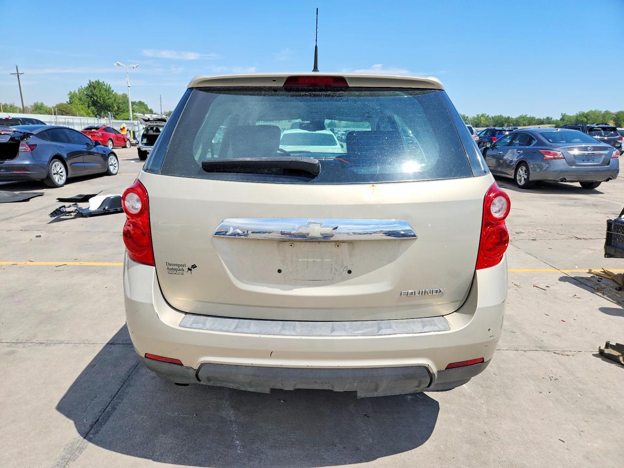 2011 Chevrolet Equinox Ls White vin: 2GNALBECXB1150657