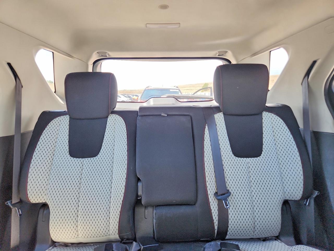 2011 Chevrolet Equinox Ls White vin: 2GNALBECXB1150657