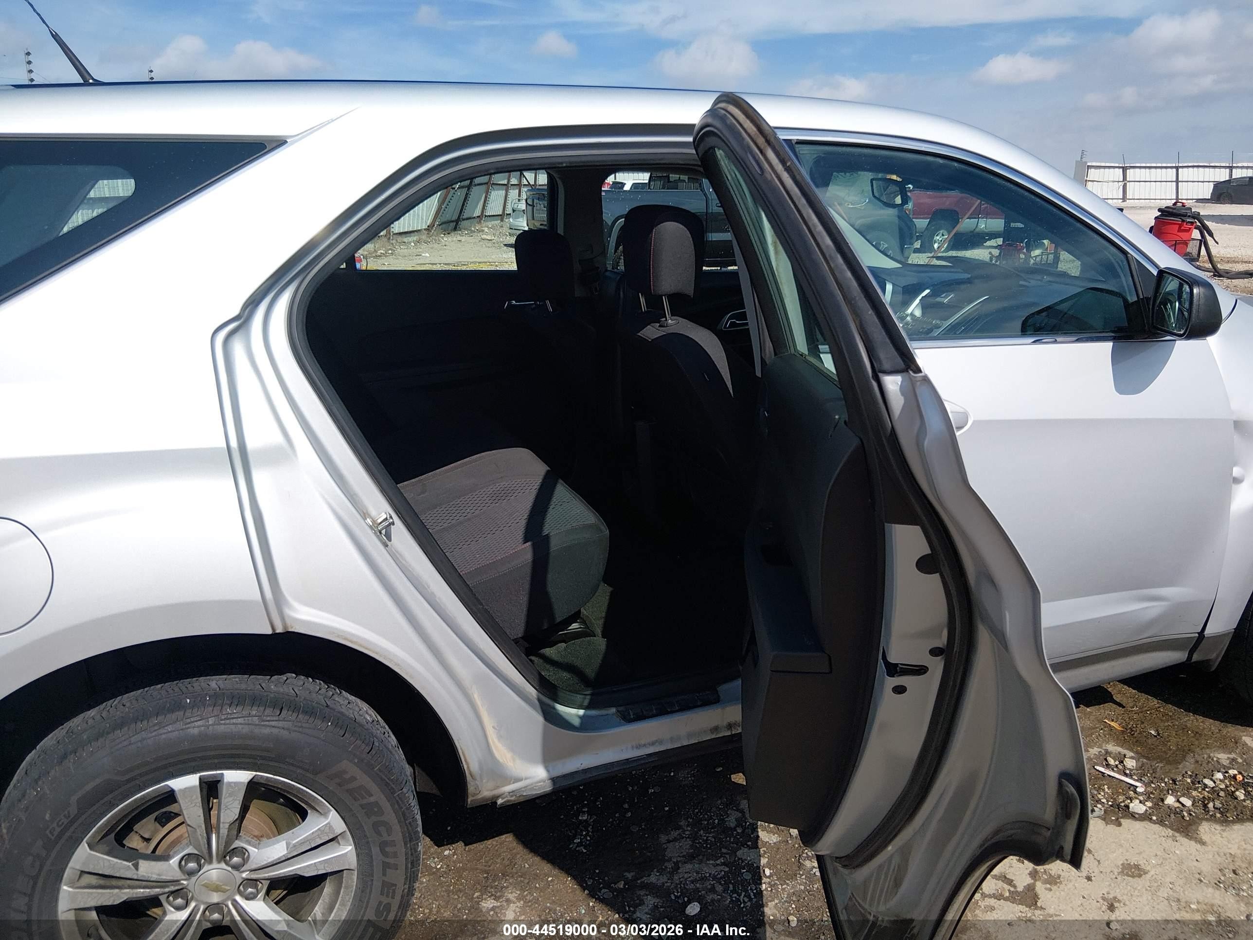 2012 Chevrolet Equinox Ls Серебряный vin: 2GNALBEK1C6308475