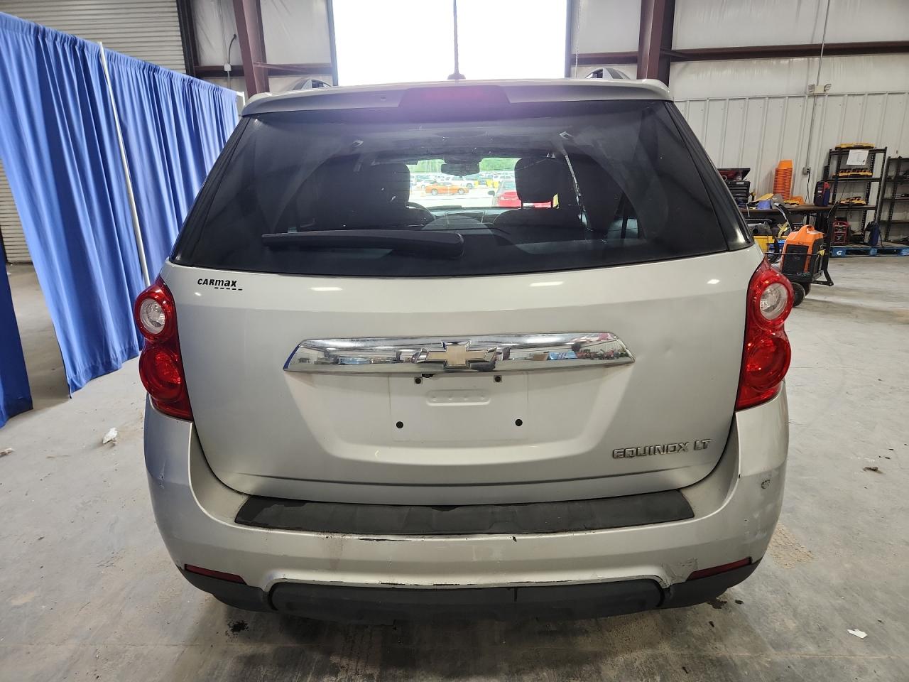 2015 Chevrolet Equinox Lt Silver vin: 2GNALBEK1F6422500 Damage: Rear Bumper/Cover, Scraped, > 12 Inches
