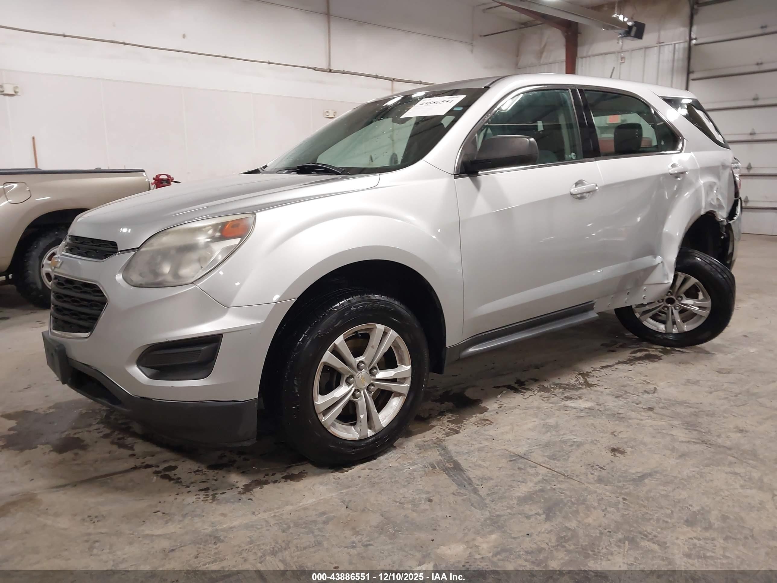 2017 Chevrolet Equinox Ls Silver vin: 2GNALBEK1H1583266