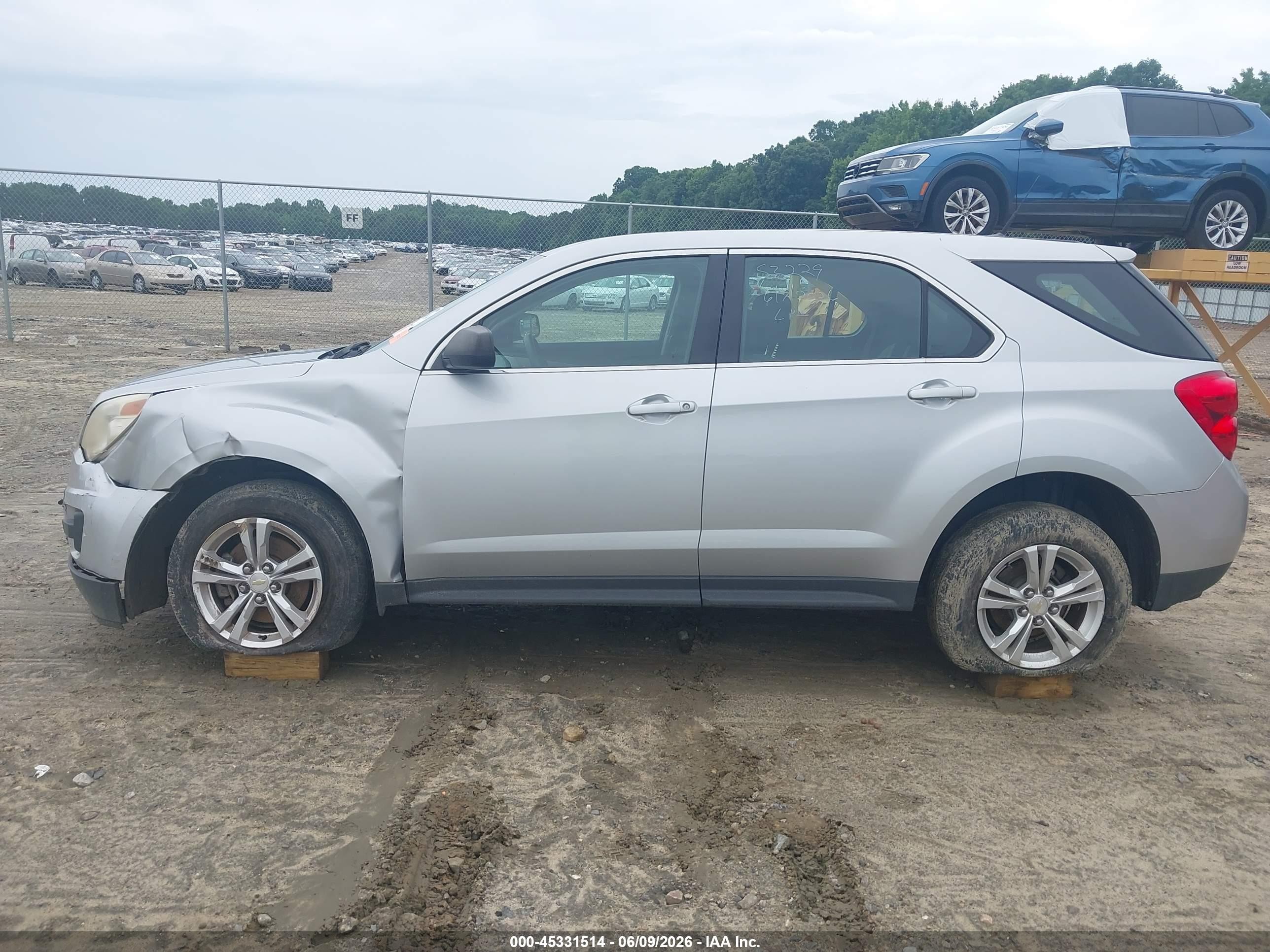 2012 Chevrolet Equinox Ls Silver vin: 2GNALBEK4C6143439