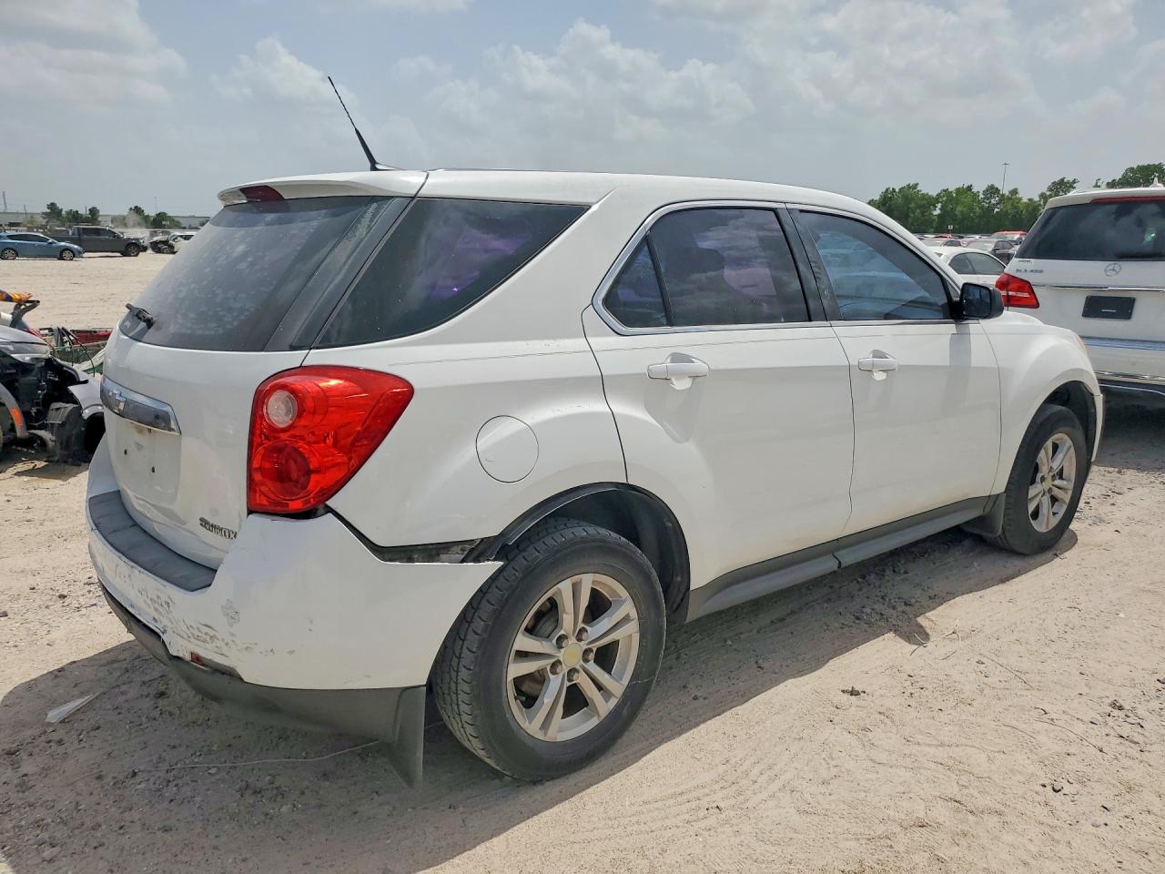 2012 Chevrolet Equinox Ls White vin: 2GNALBEK6C1298331