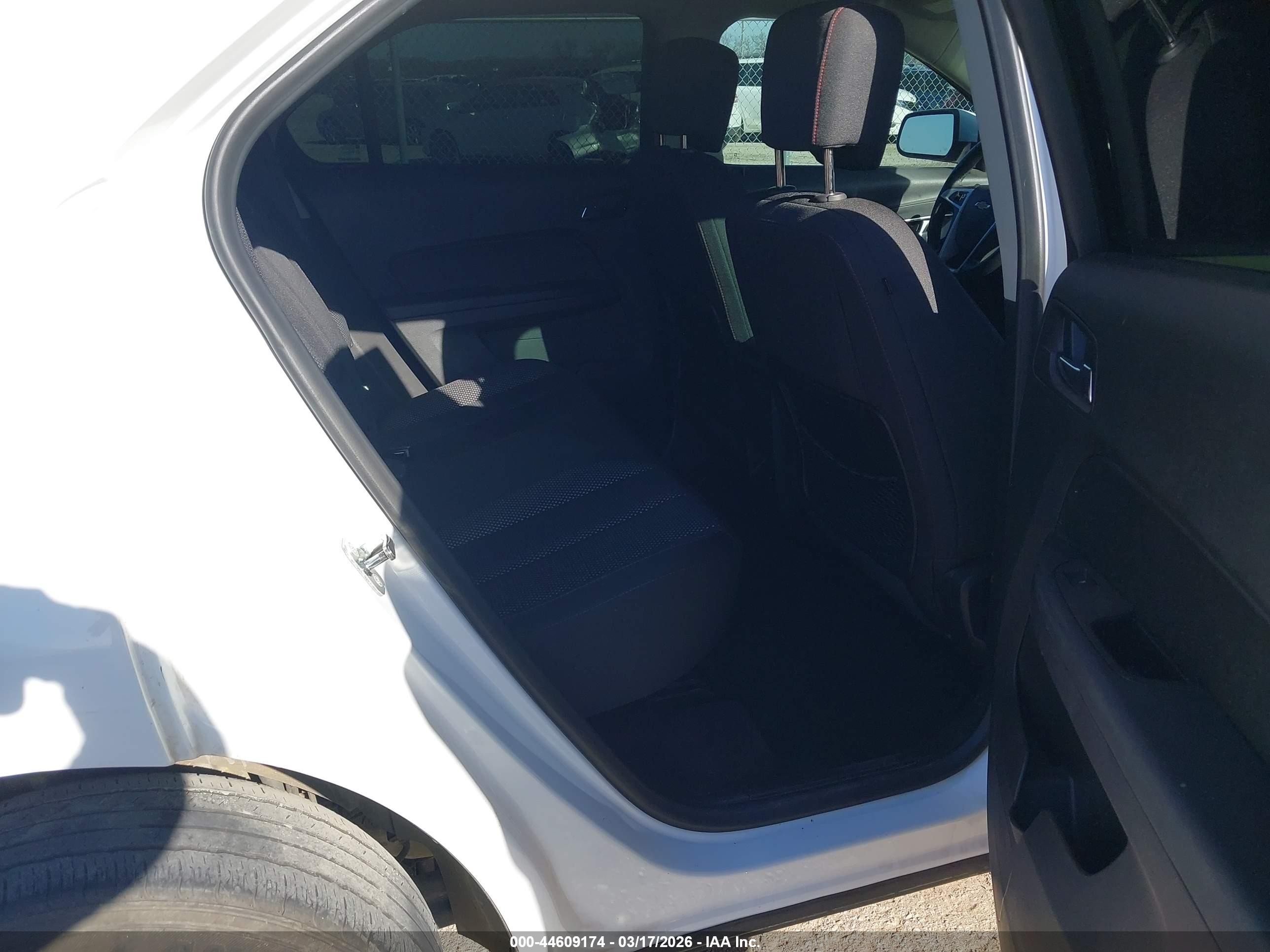 2015 Chevrolet Equinox 1lt Белый vin: 2GNALBEK8F1172640
