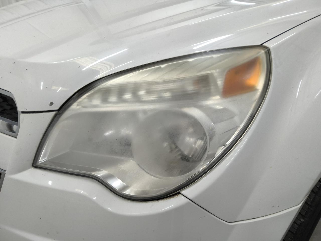 2014 Chevrolet Equinox Lt Белый vin: 2GNALBEK9E6130480 Damage: Left Head Lamp, Faded, Acceptable