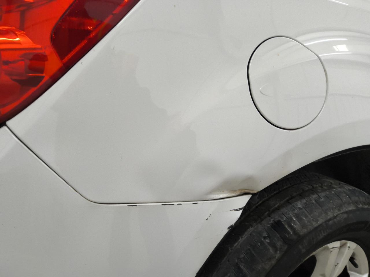 2014 Chevrolet Equinox Lt Белый vin: 2GNALBEK9E6130480 Damage: Right Qtr Panel, Dent(S) W/ Paint Dmg, 4 To 5 Inches
