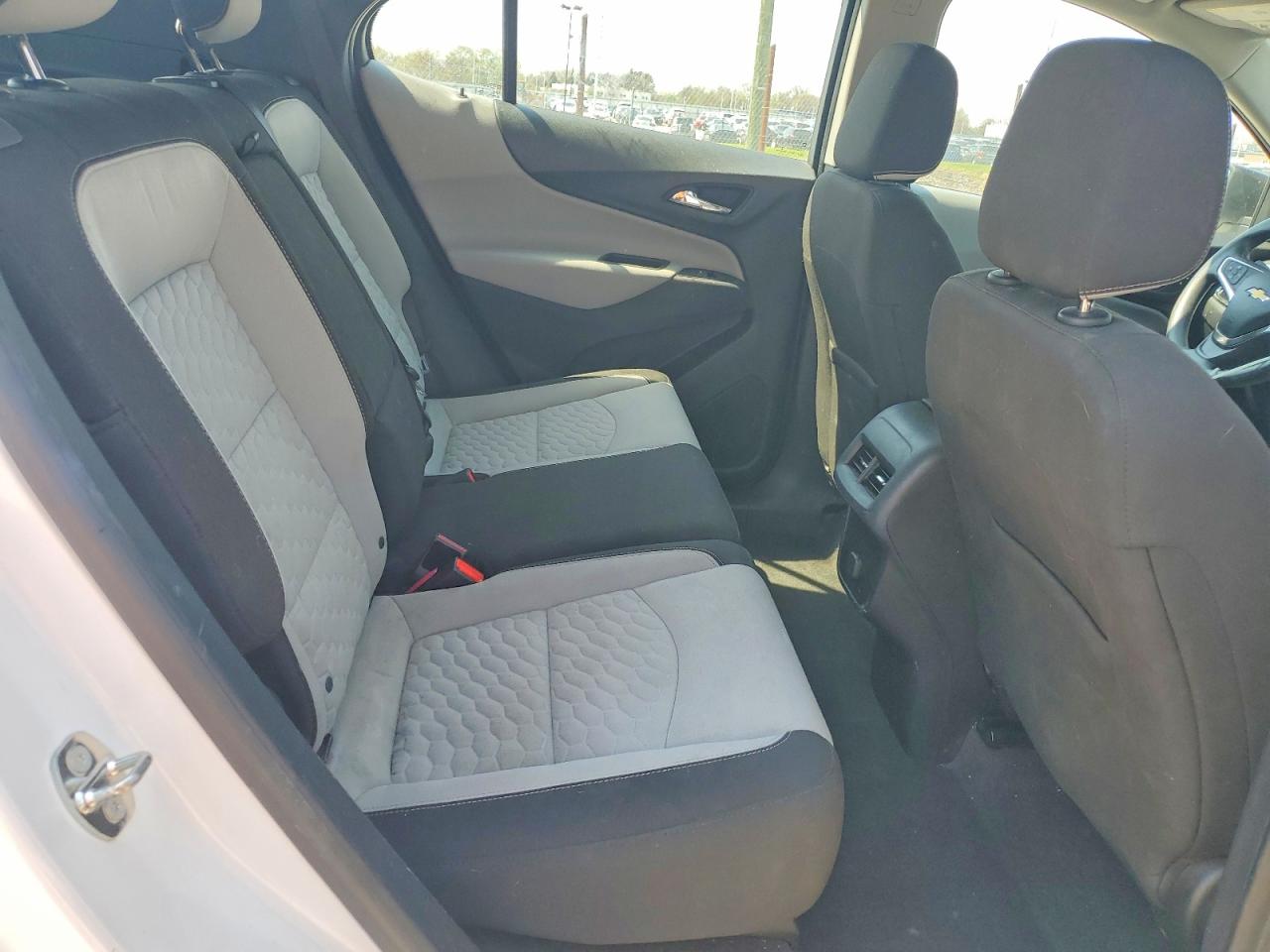 2018 Chevrolet Equinox Ls Белый vin: 2GNAXHEV1J6164960