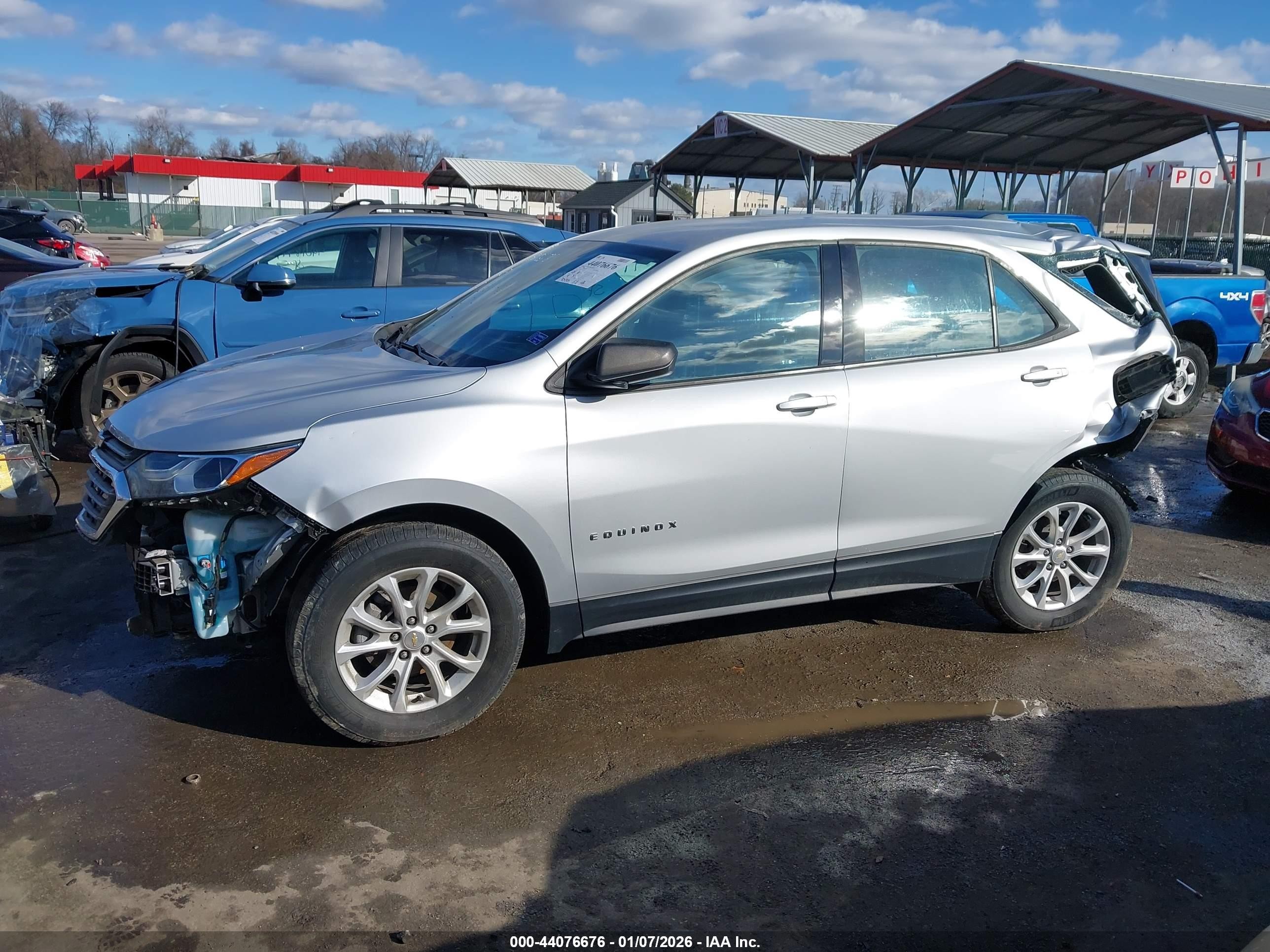 2018 Chevrolet Equinox Ls Silver vin: 2GNAXHEV3J6315992