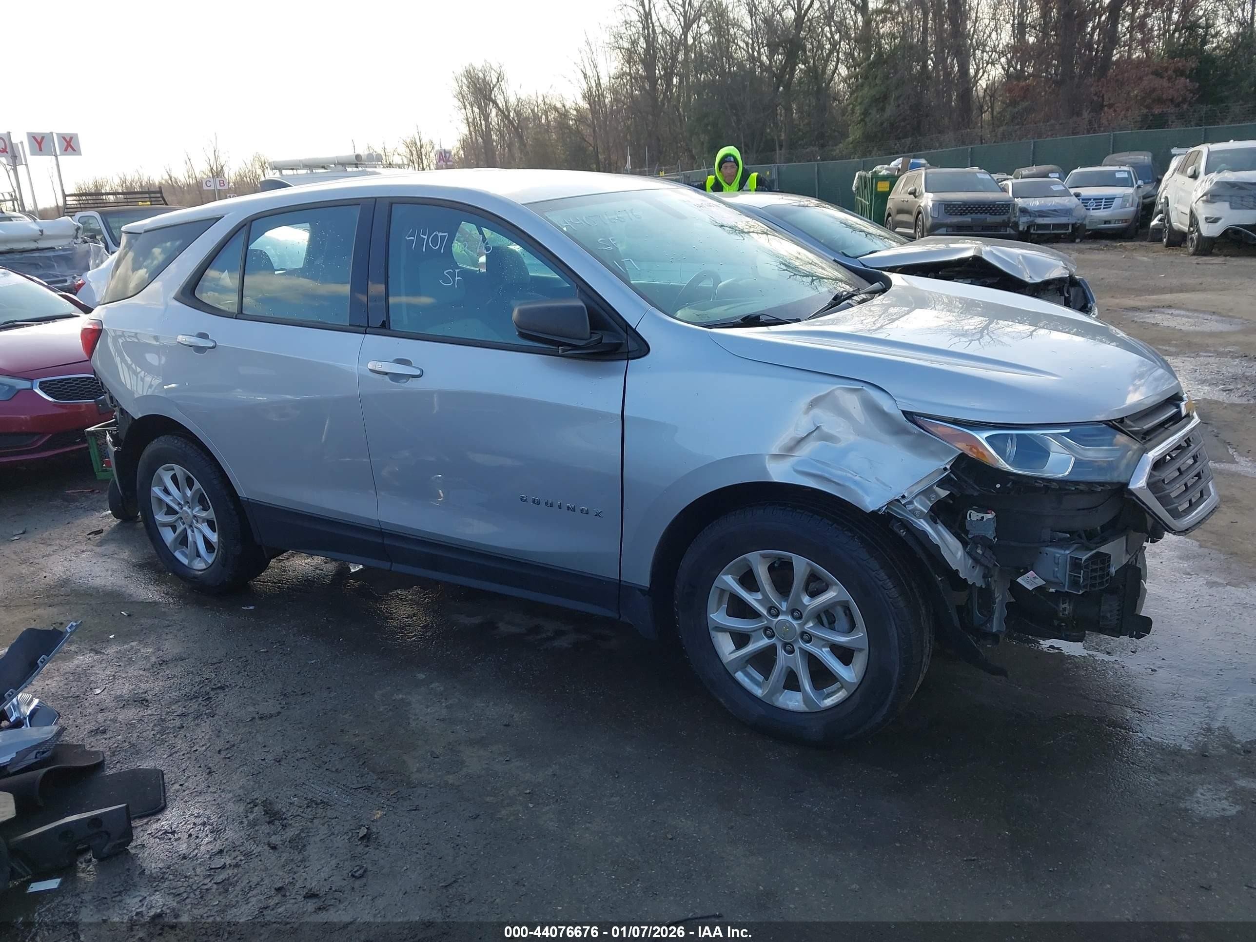 2018 Chevrolet Equinox Ls Silver vin: 2GNAXHEV3J6315992