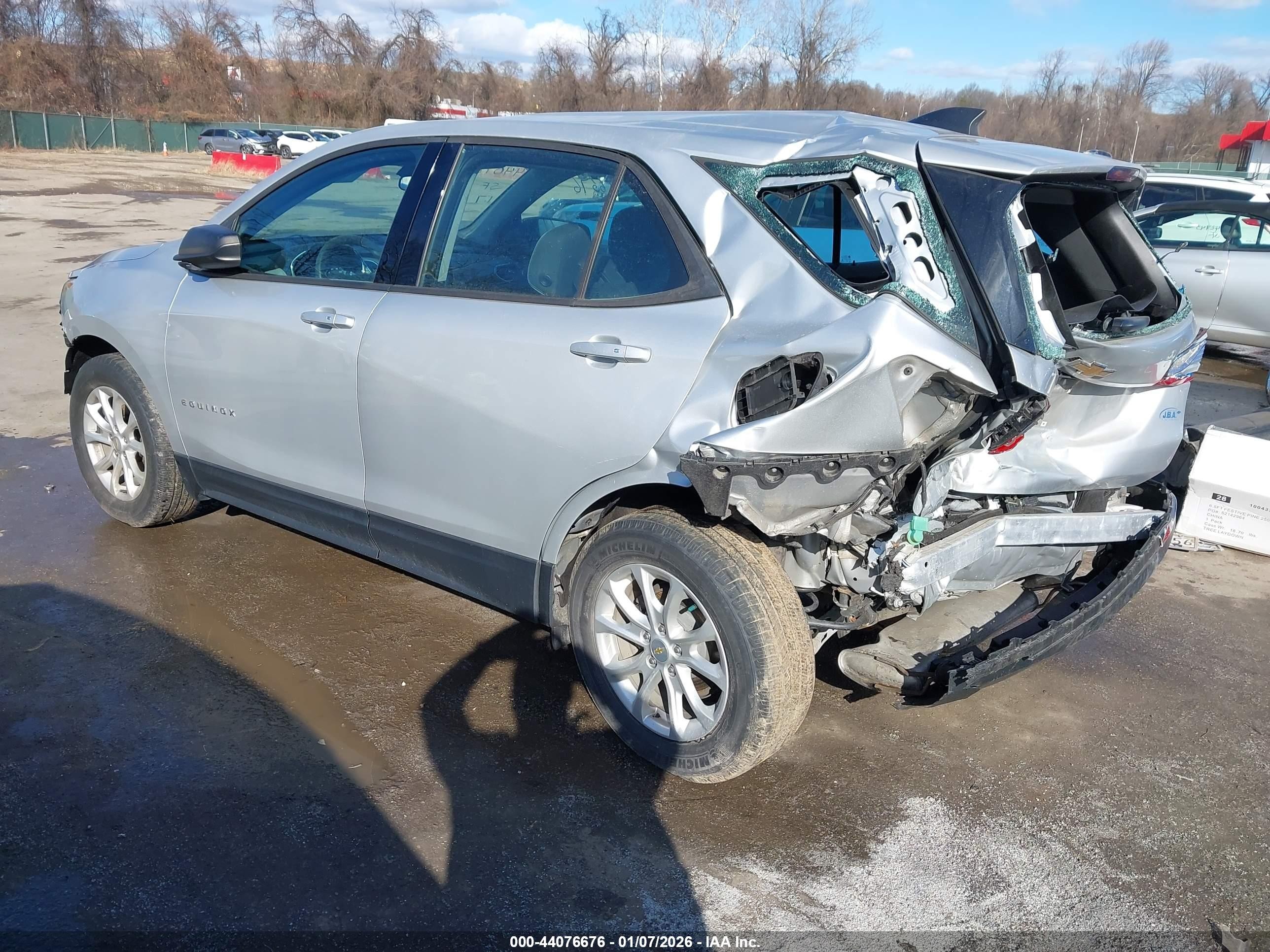 2018 Chevrolet Equinox Ls Silver vin: 2GNAXHEV3J6315992