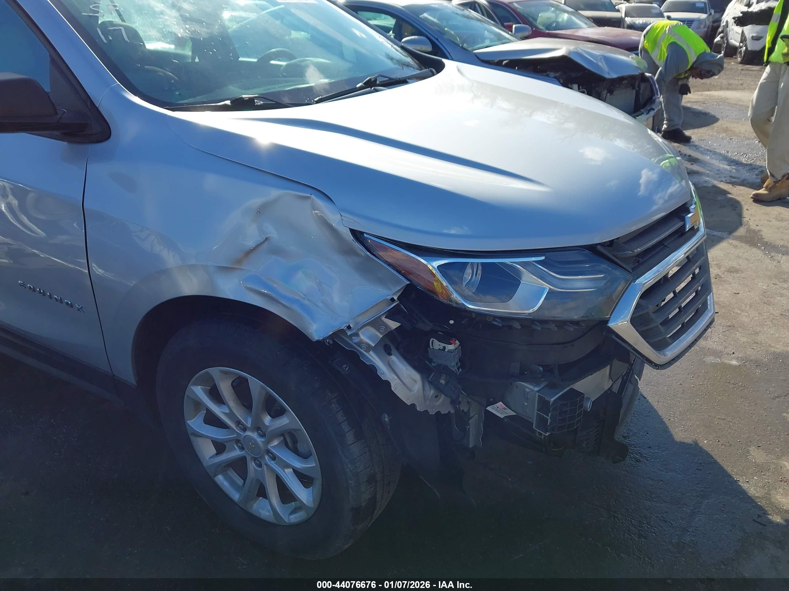 2018 Chevrolet Equinox Ls Silver vin: 2GNAXHEV3J6315992