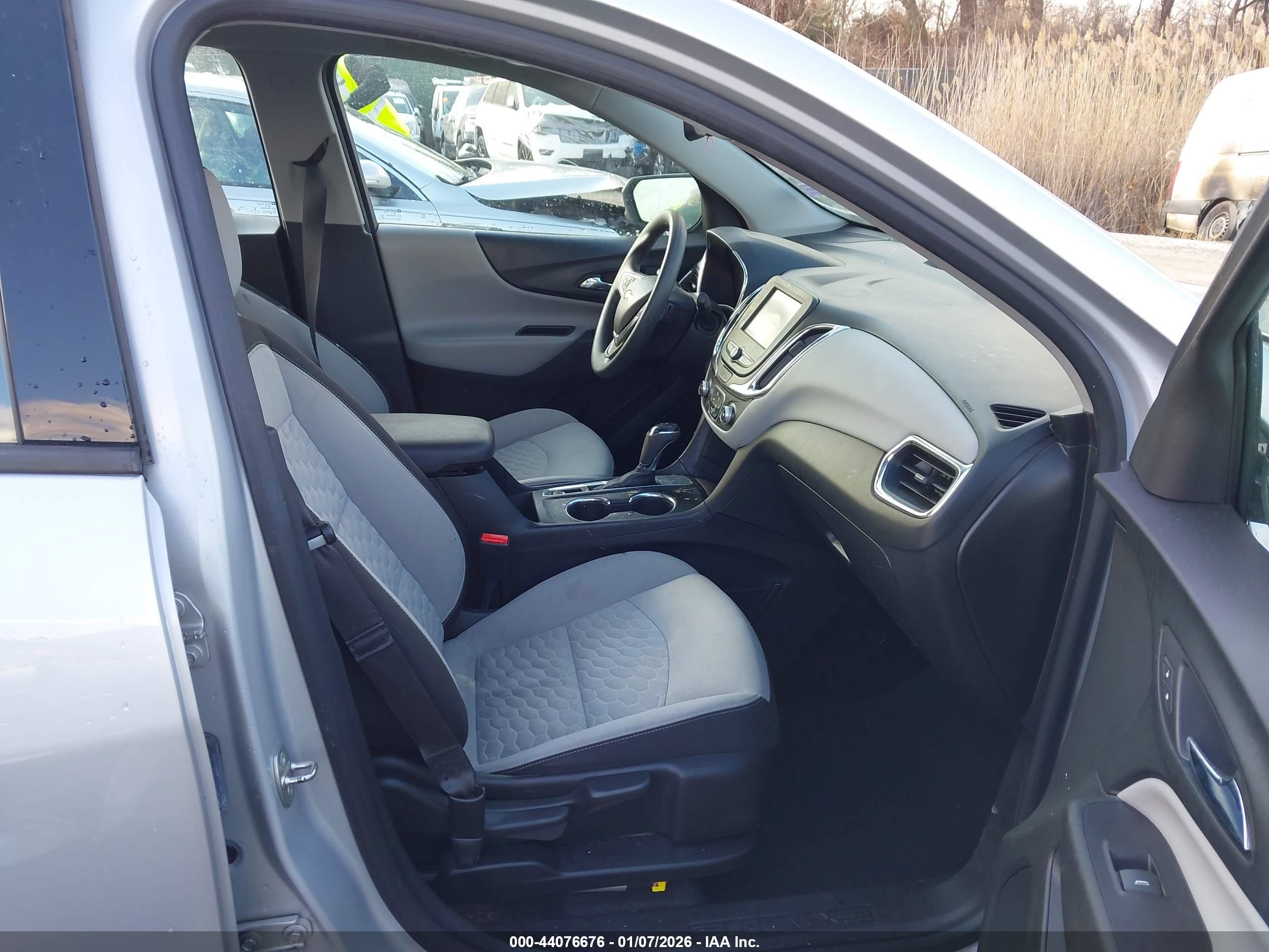 2018 Chevrolet Equinox Ls Silver vin: 2GNAXHEV3J6315992