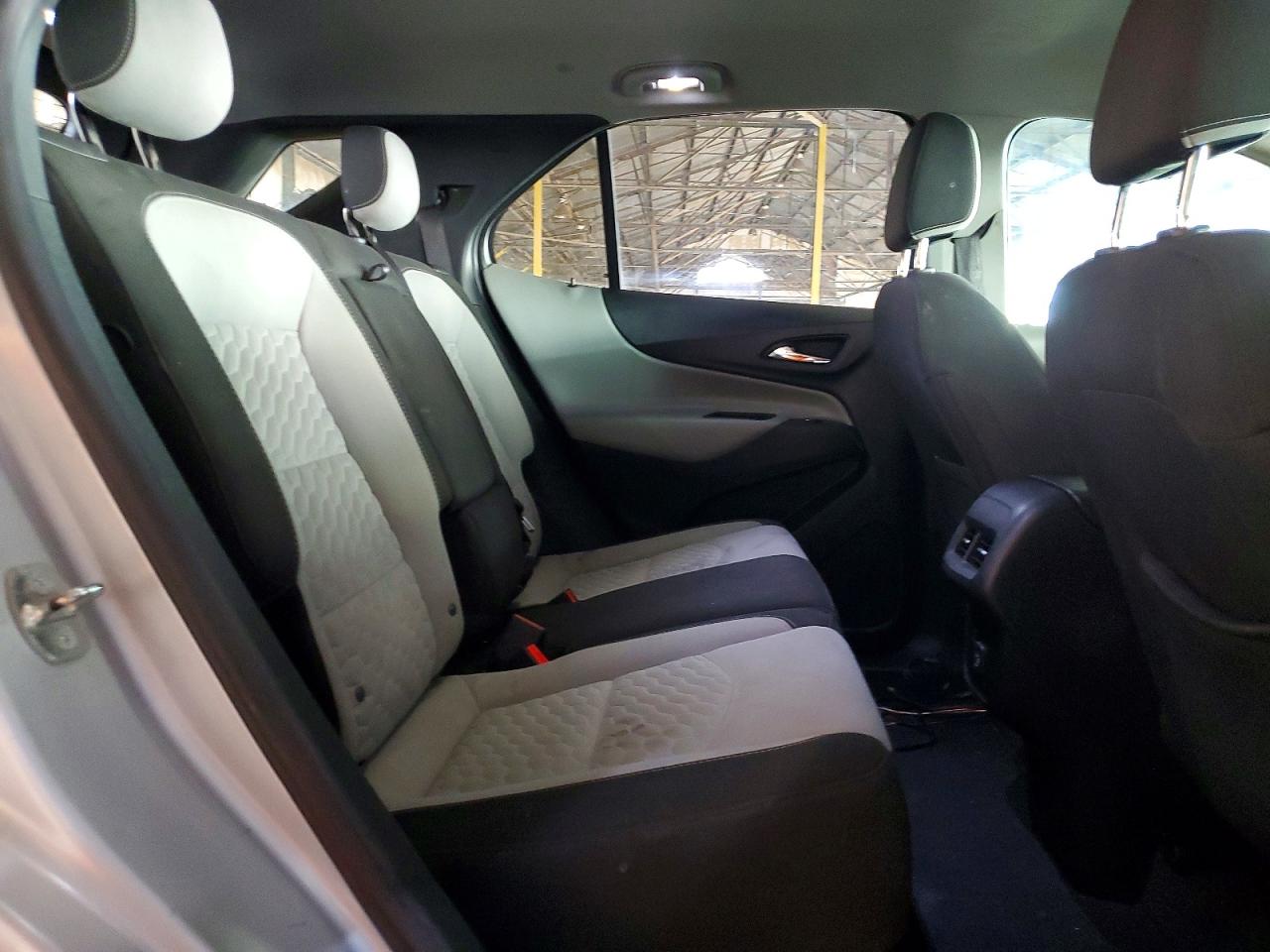 2020 Chevrolet Equinox Ls Серебряный vin: 2GNAXHEV3L6224286
