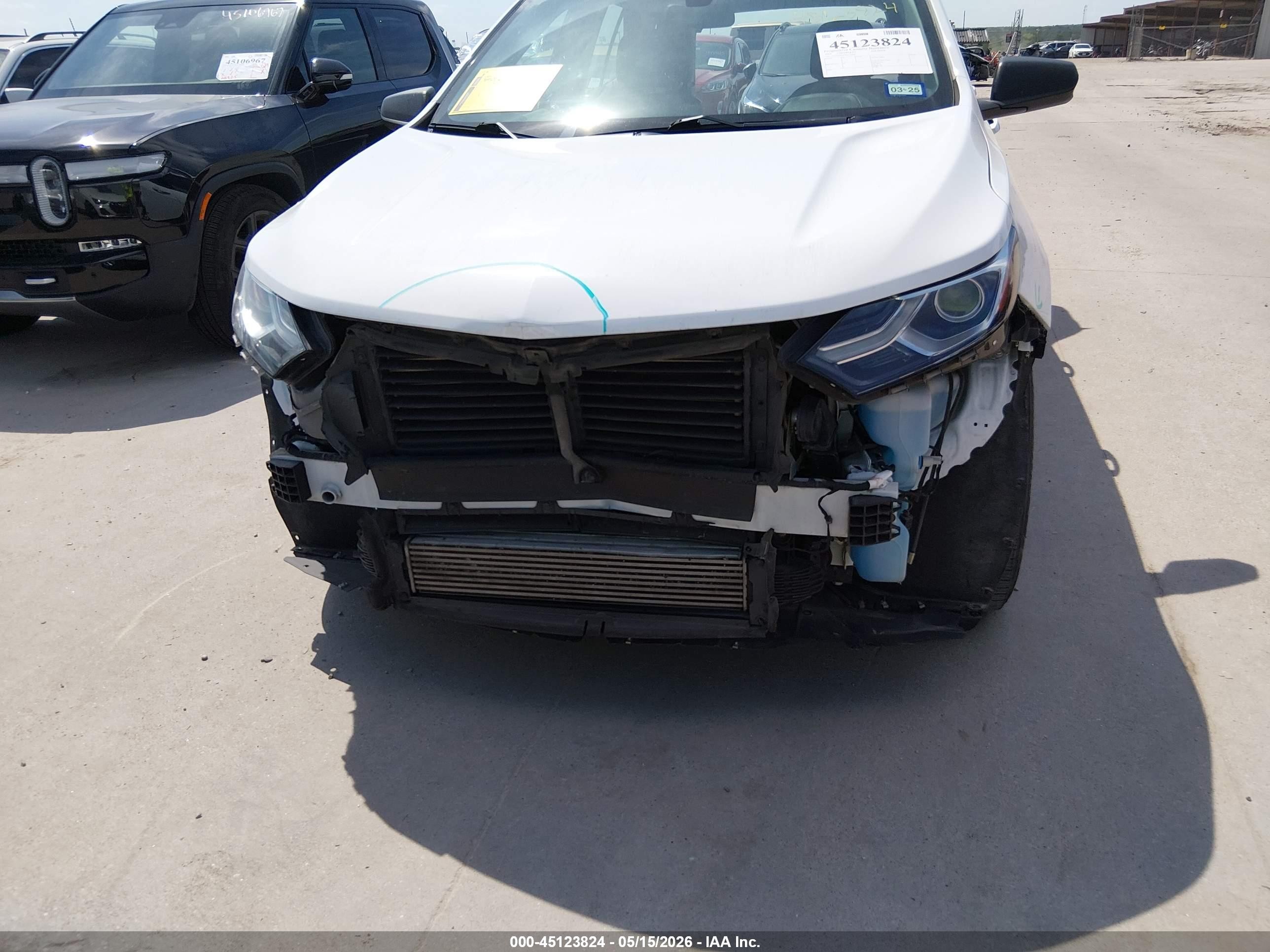 2019 Chevrolet Equinox Ls White vin: 2GNAXHEV7K6172840