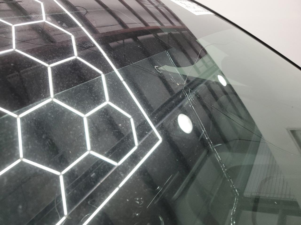 2019 Chevrolet Equinox Lt Black vin: 2GNAXJEV3K6152852 Damage: Windshield, Broken, Replacement Required
