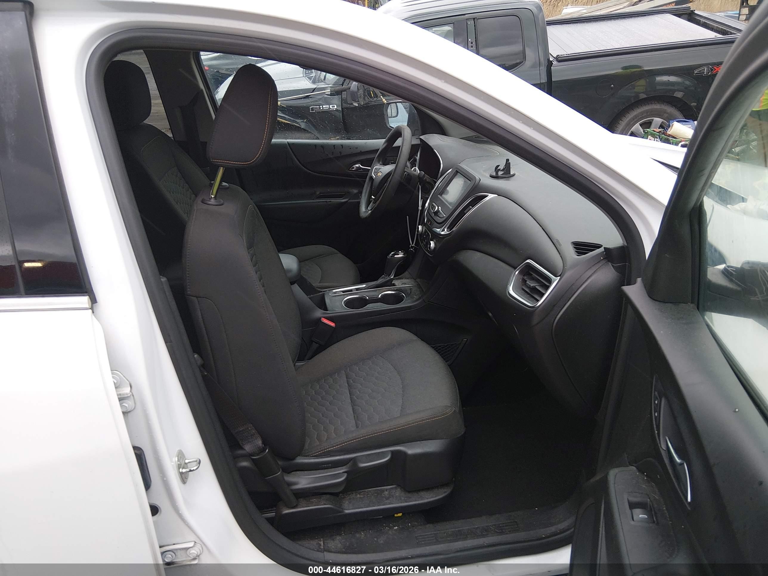2018 Chevrolet Equinox Lt Белый vin: 2GNAXJEV9J6200949