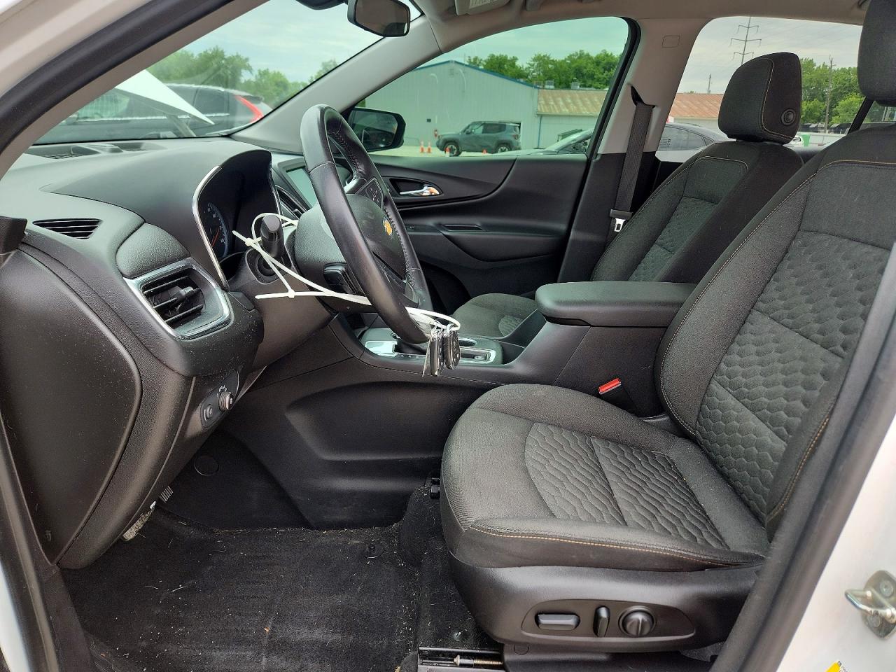 2018 Chevrolet Equinox White vin: 2GNAXJEVXJ6266622