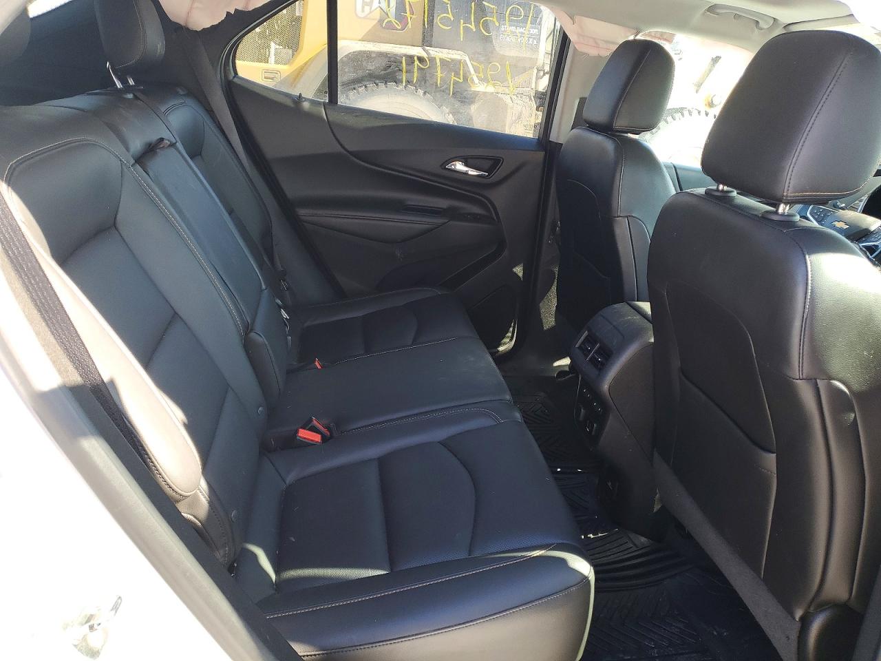 2018 Chevrolet Equinox Premier Серебряный vin: 2GNAXMEV4J6254791