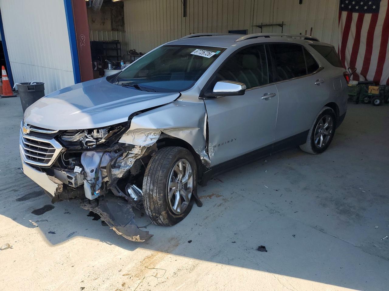 2018 Chevrolet Equinox Premier Серебряный vin: 2GNAXMEV5J6301536