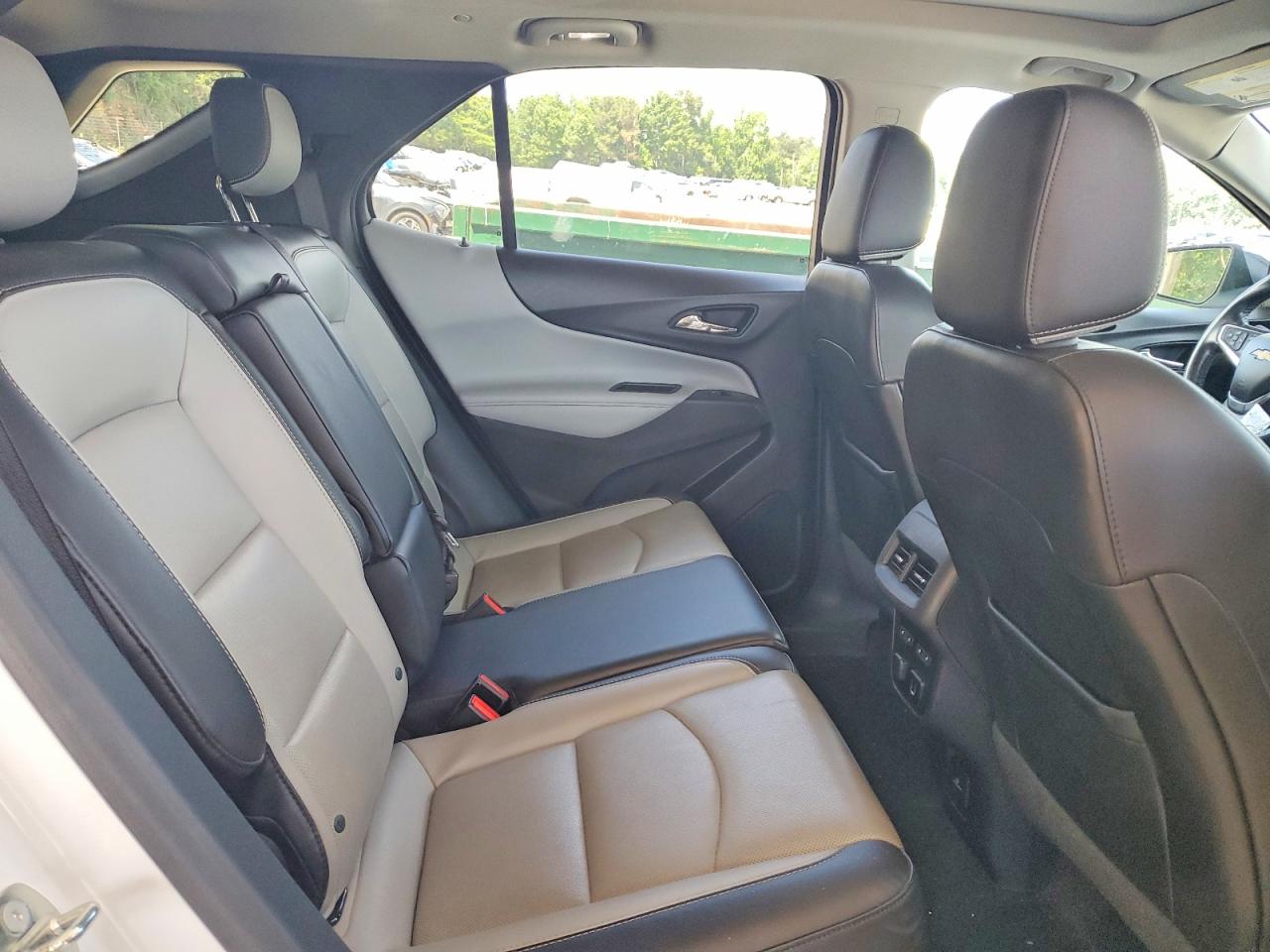 2018 Chevrolet Equinox Premier Белый vin: 2GNAXNEX5J6212833