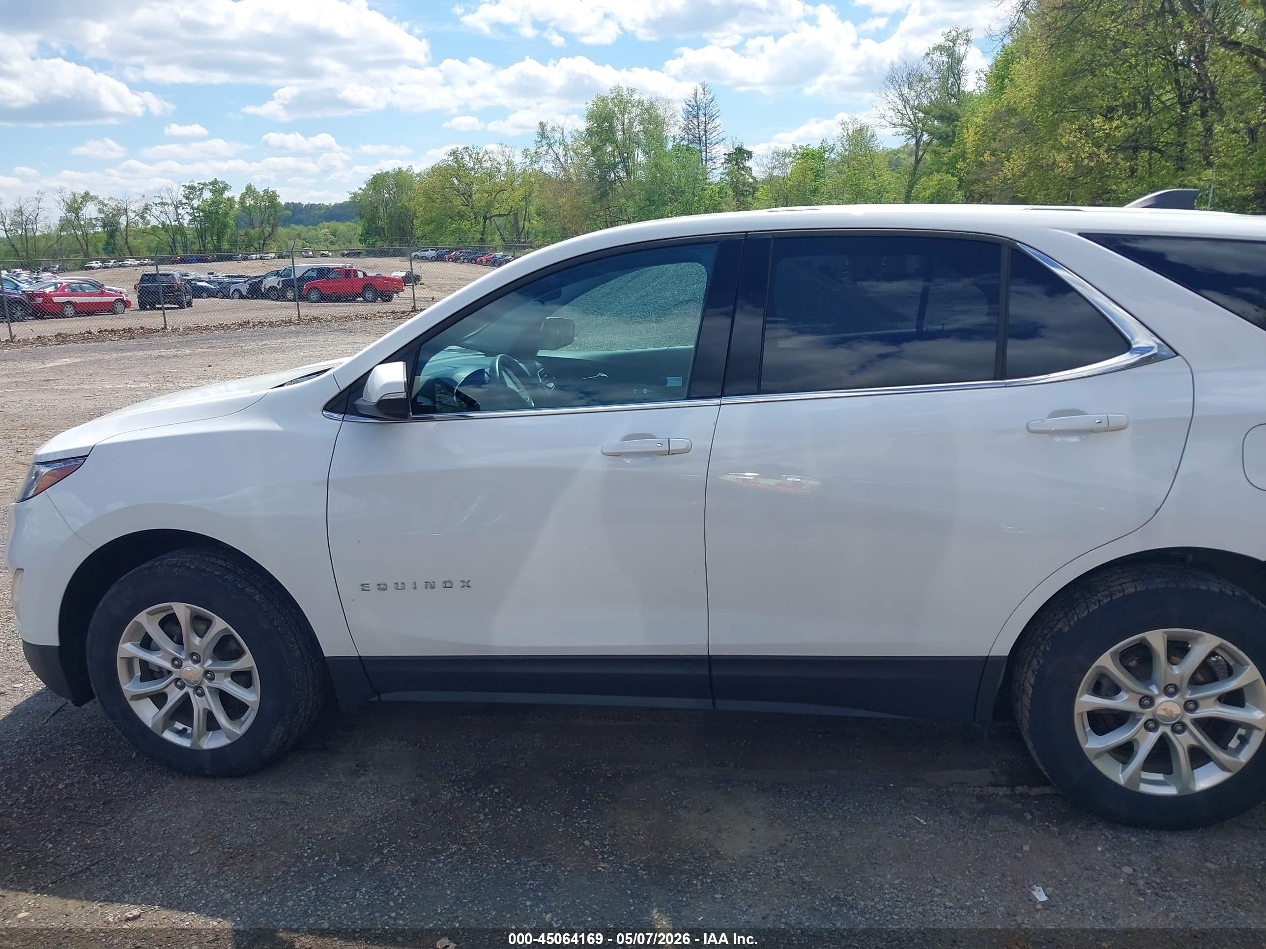 2018 Chevrolet Equinox Lt Белый vin: 2GNAXSEV1J6108272