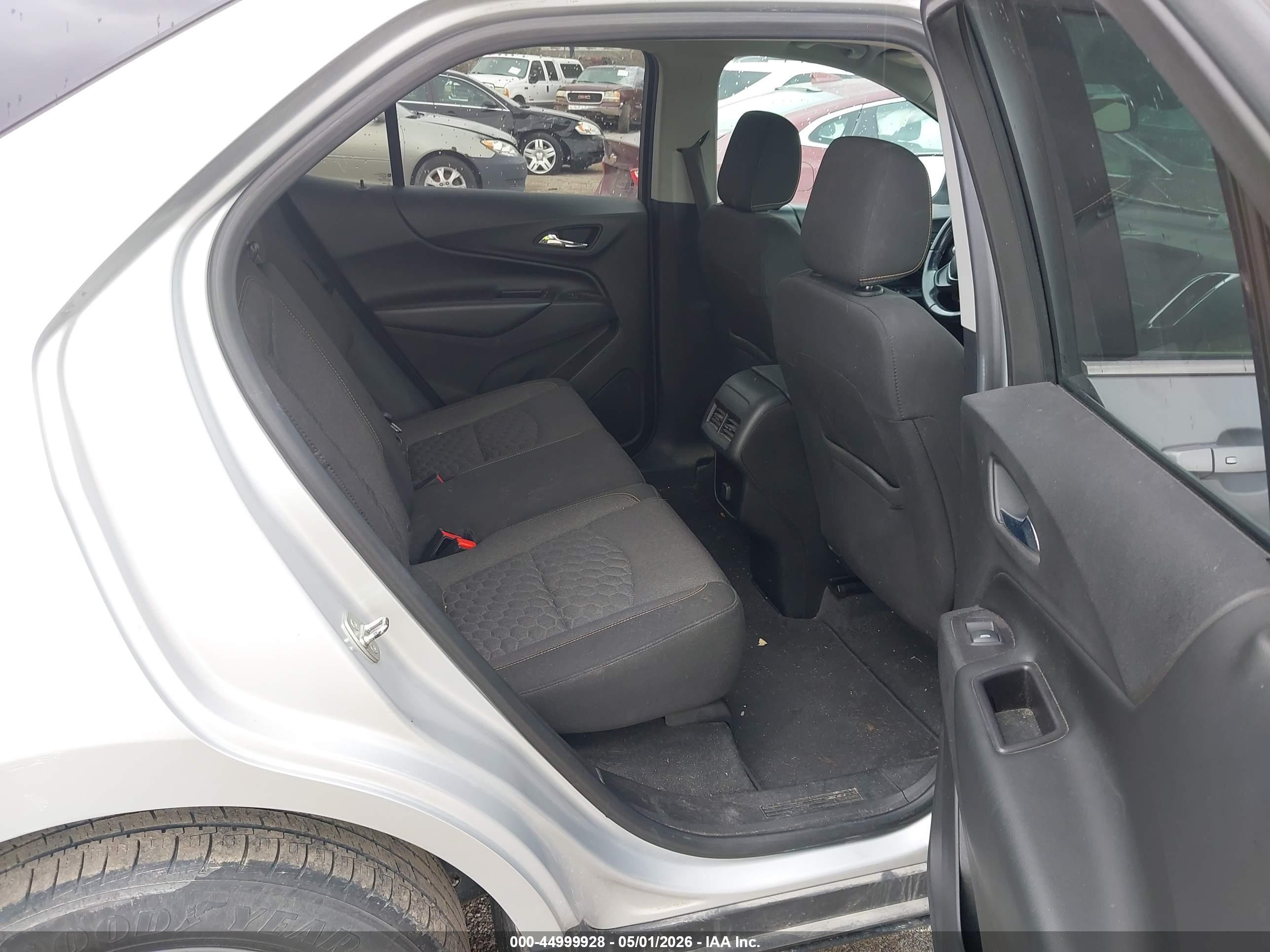 2018 Chevrolet Equinox Lt Серебряный vin: 2GNAXSEV1J6289261