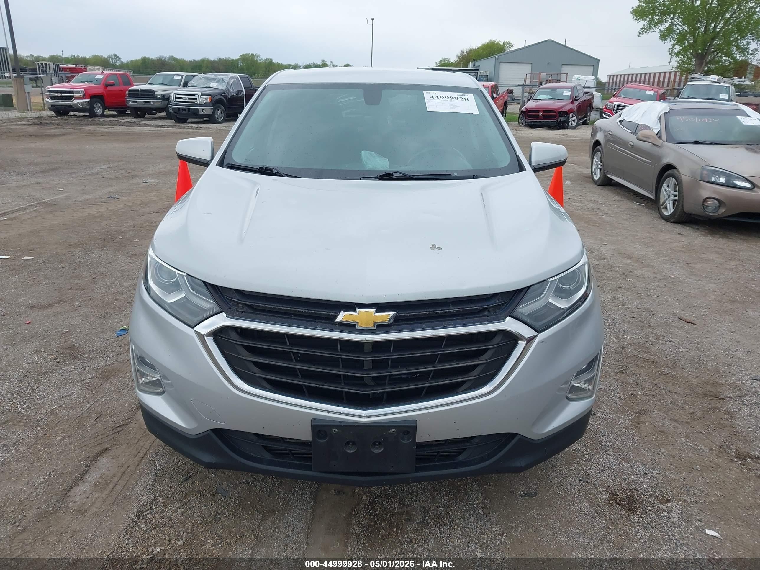 2018 Chevrolet Equinox Lt Серебряный vin: 2GNAXSEV1J6289261