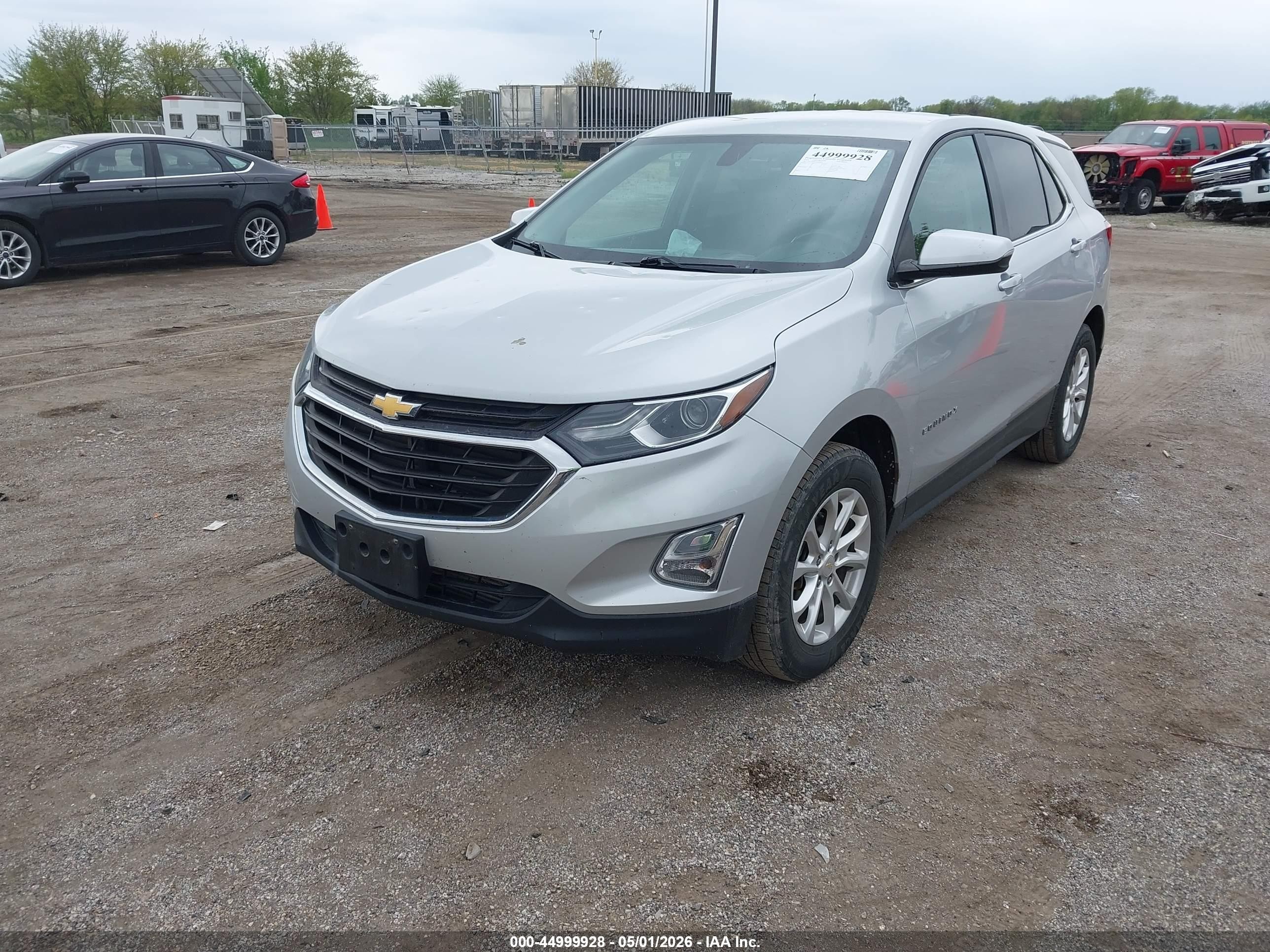 2018 Chevrolet Equinox Lt Серебряный vin: 2GNAXSEV1J6289261