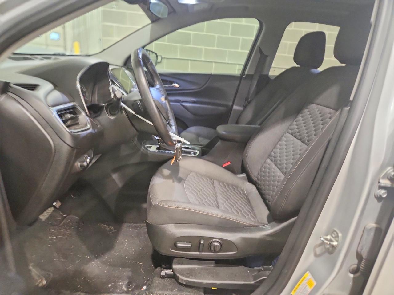 2018 Chevrolet Equinox Lt Silver vin: 2GNAXSEV6J6307141