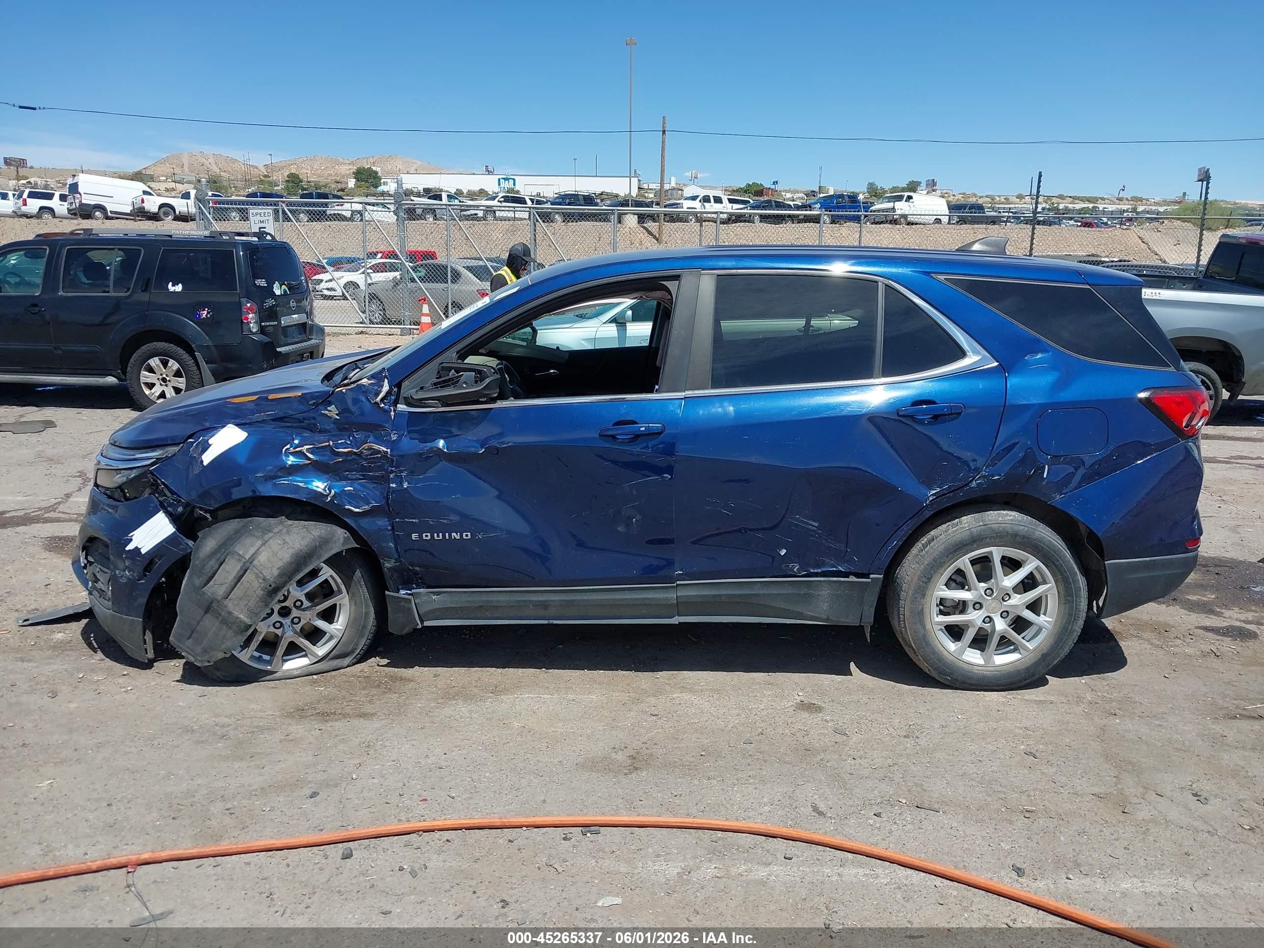 2022 Chevrolet Equinox Awd Lt Blue vin: 2GNAXUEV7NL187718