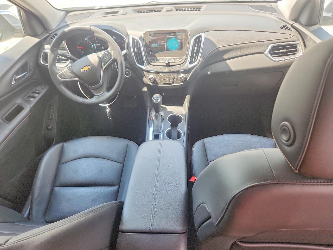 2018 Chevrolet Equinox Premier Белый vin: 2GNAXVEV8J6230306