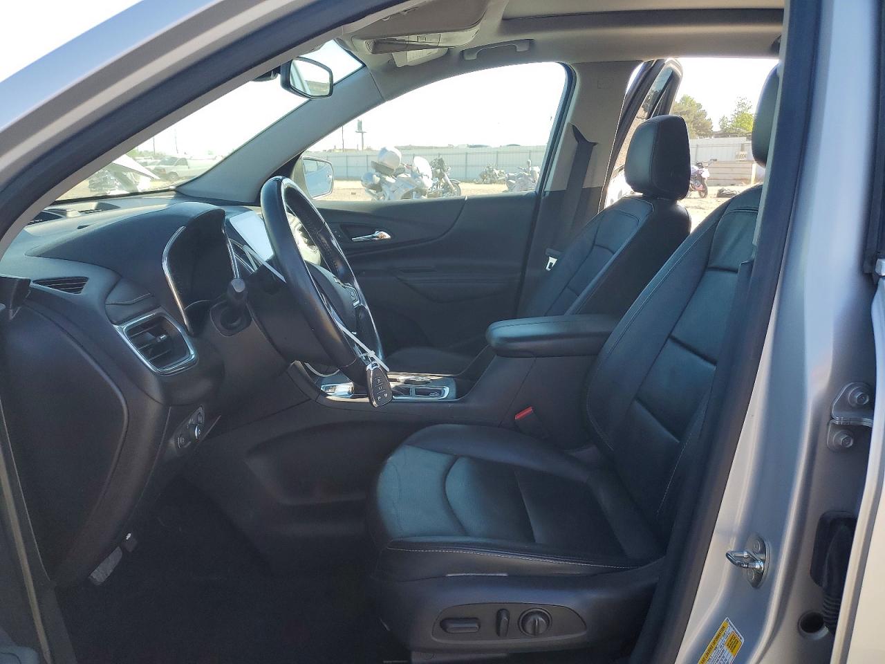 2018 Chevrolet Equinox Premier Silver vin: 2GNAXWEX0J6235166